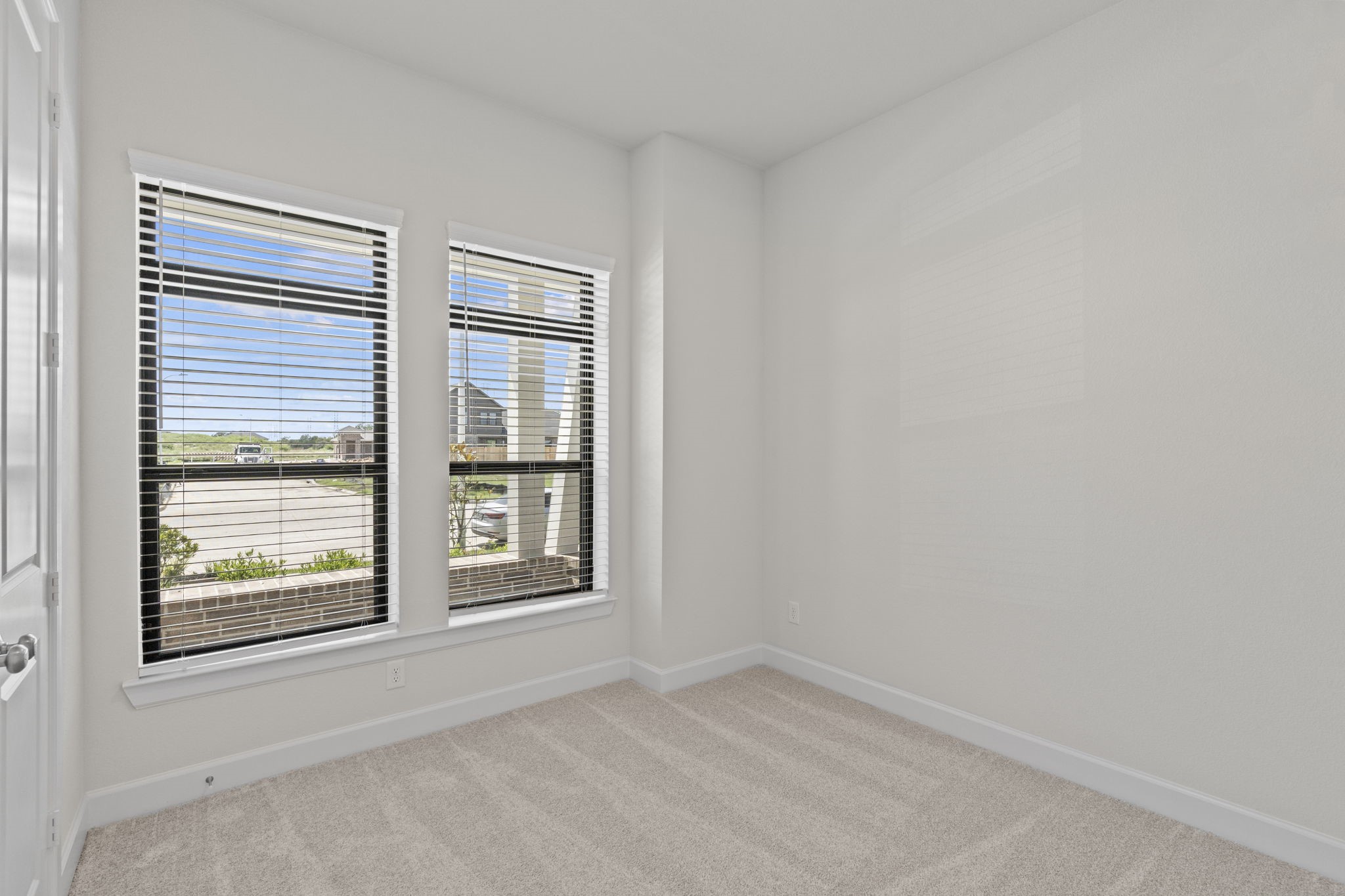 2718 Cottage Place Property Photo 12