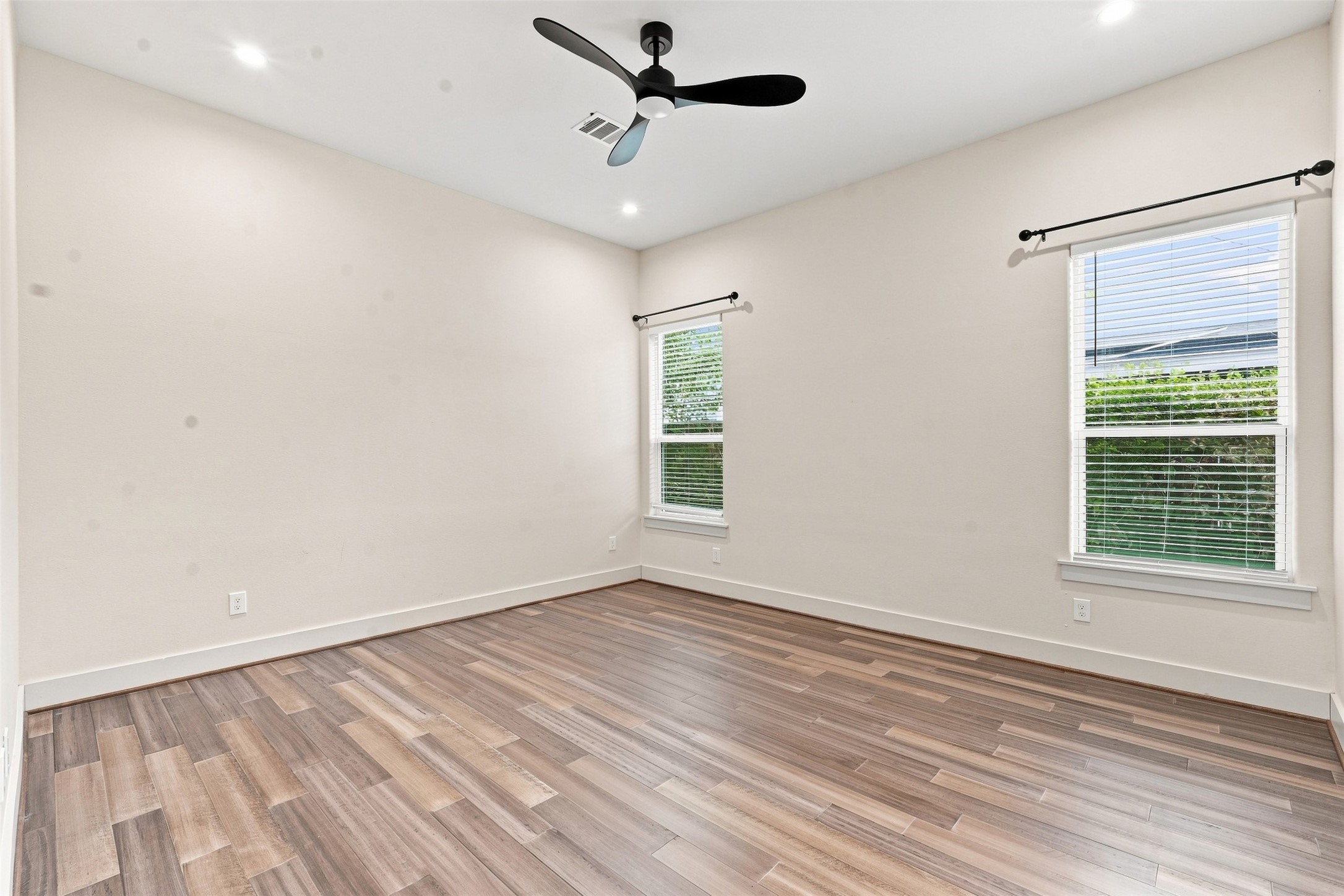 2218 South Street Property Photo 9