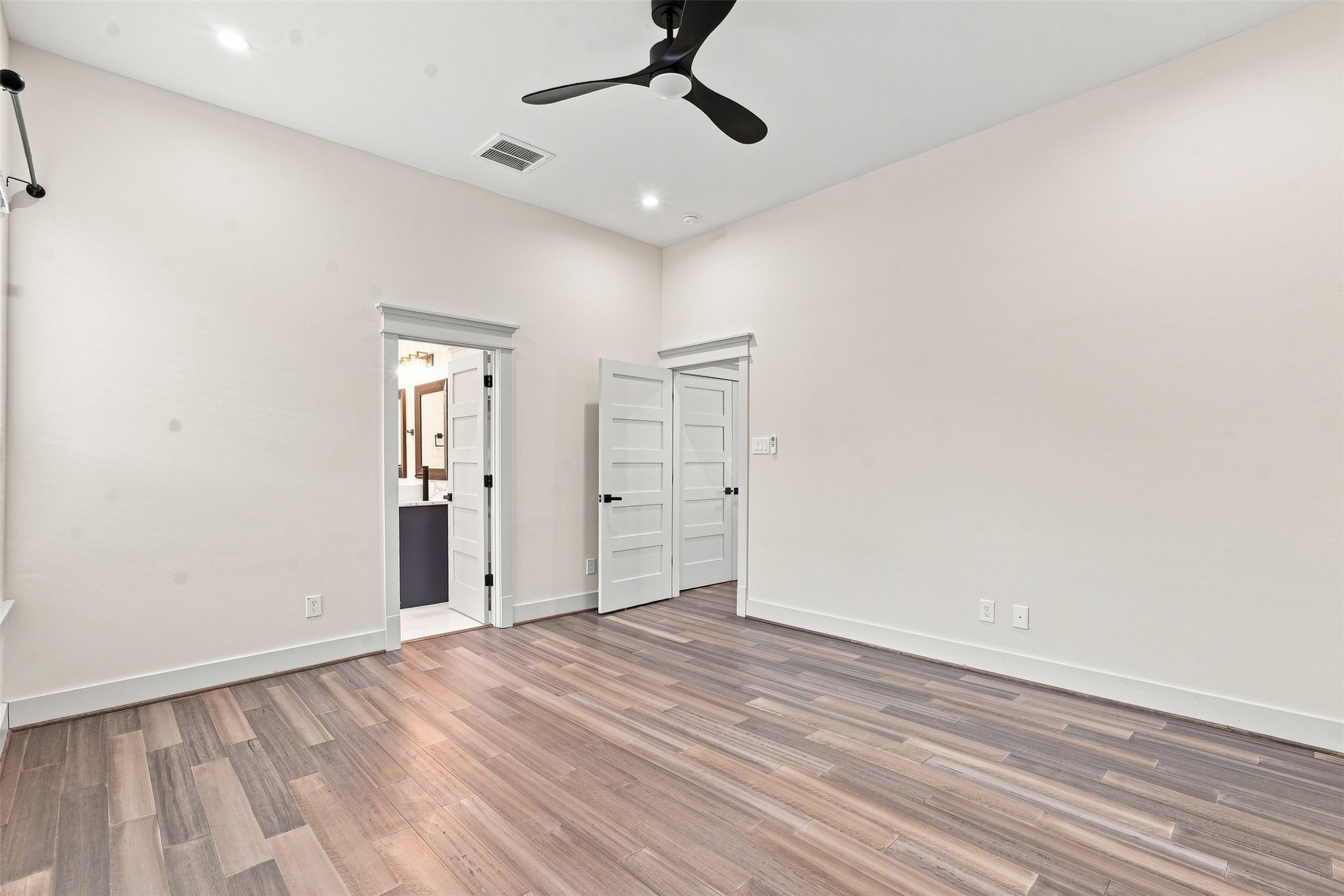 2218 South Street Property Photo 13