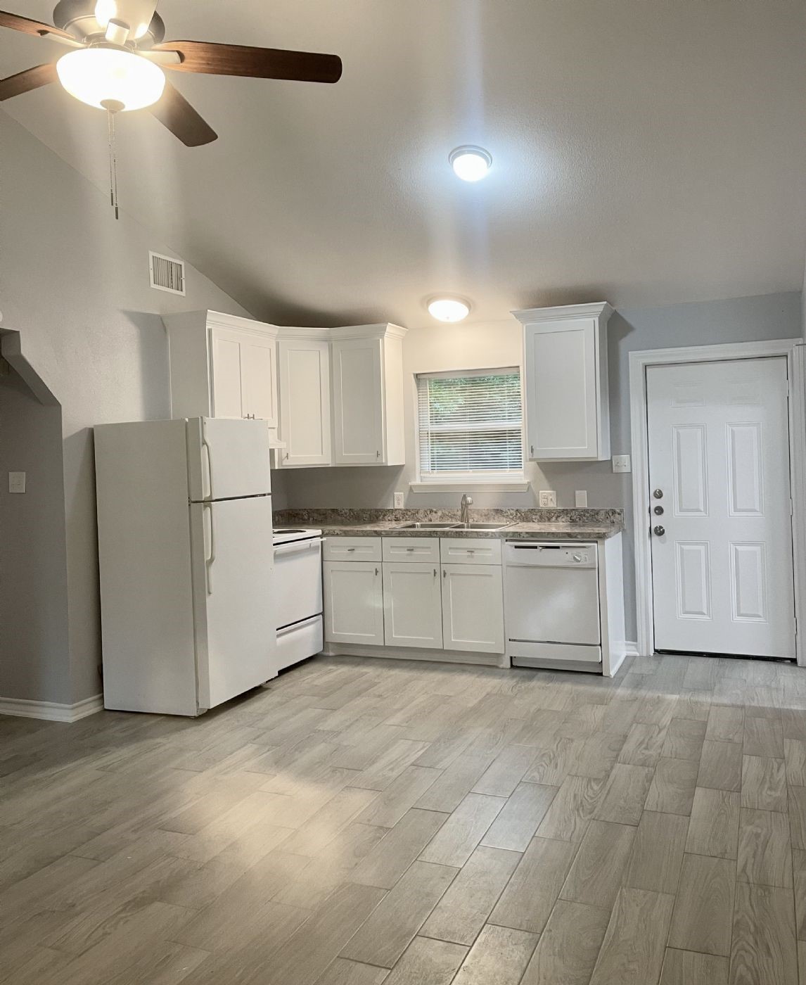 9898 Arbor Oak Property Photo 3