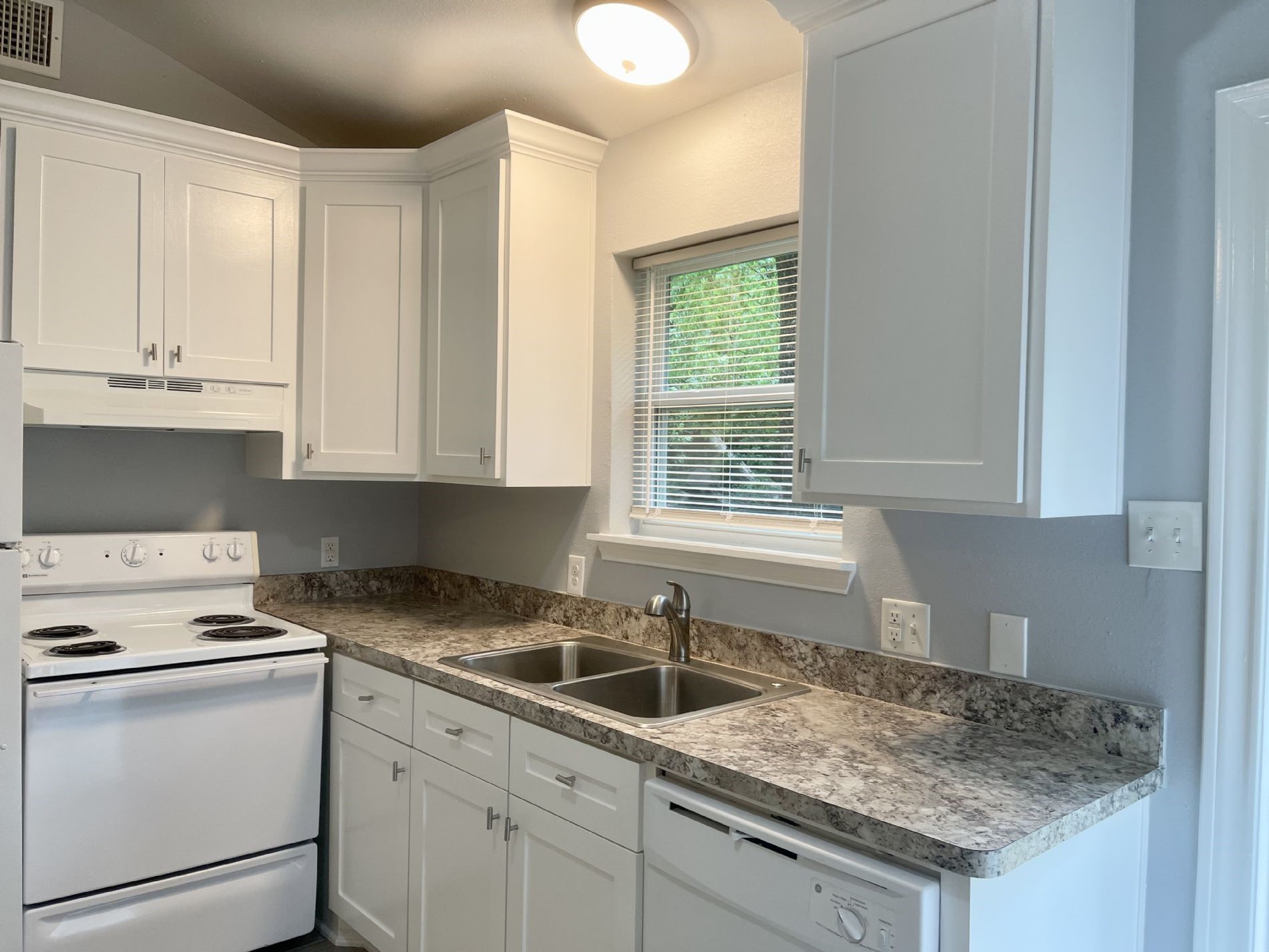 9898 Arbor Oak Property Photo 4