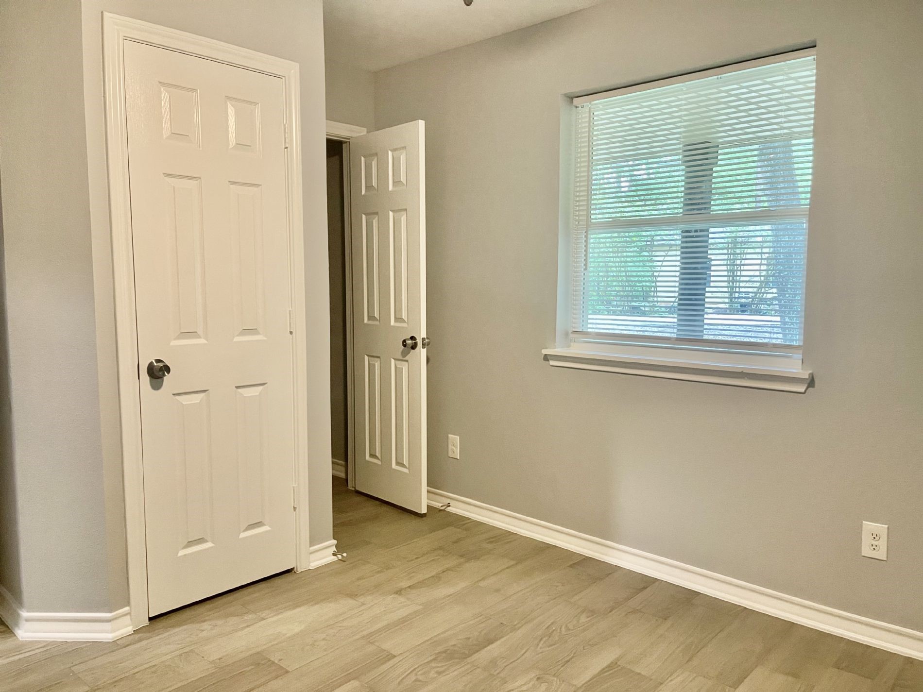9898 Arbor Oak Property Photo 8