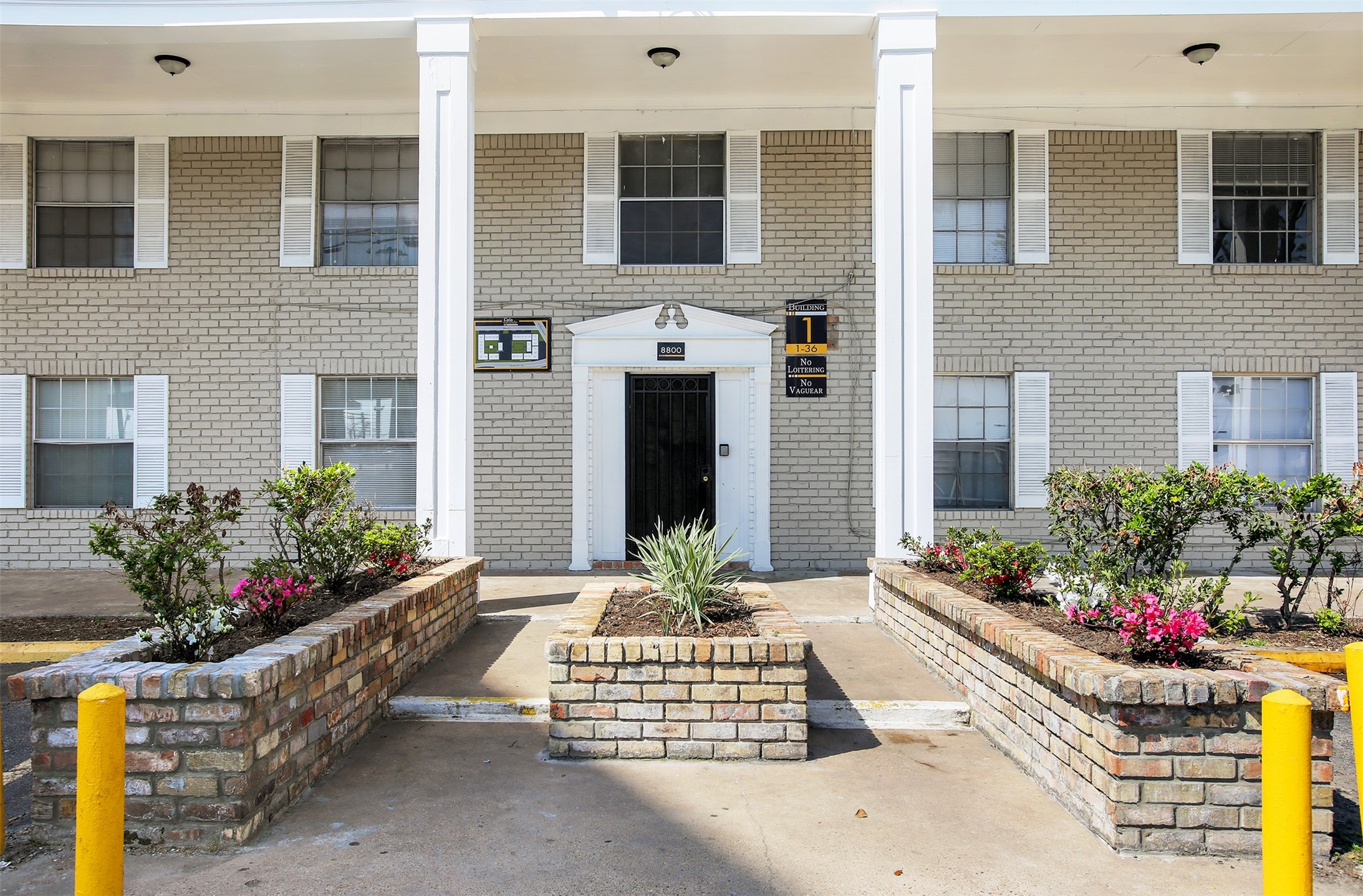 8800 Gulf Freeway 13 Property Photo 2