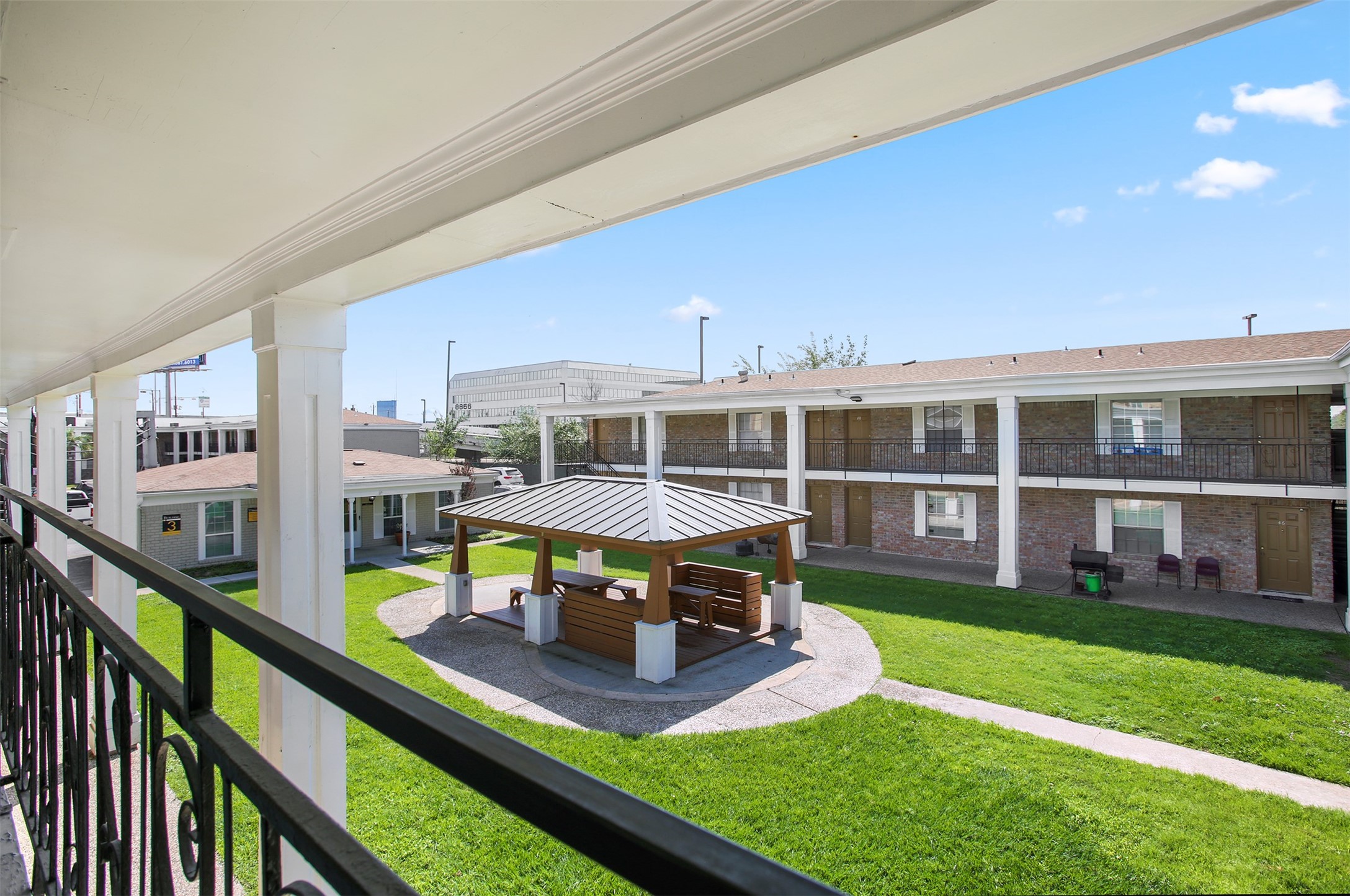 8800 Gulf Freeway 13 Property Photo 19