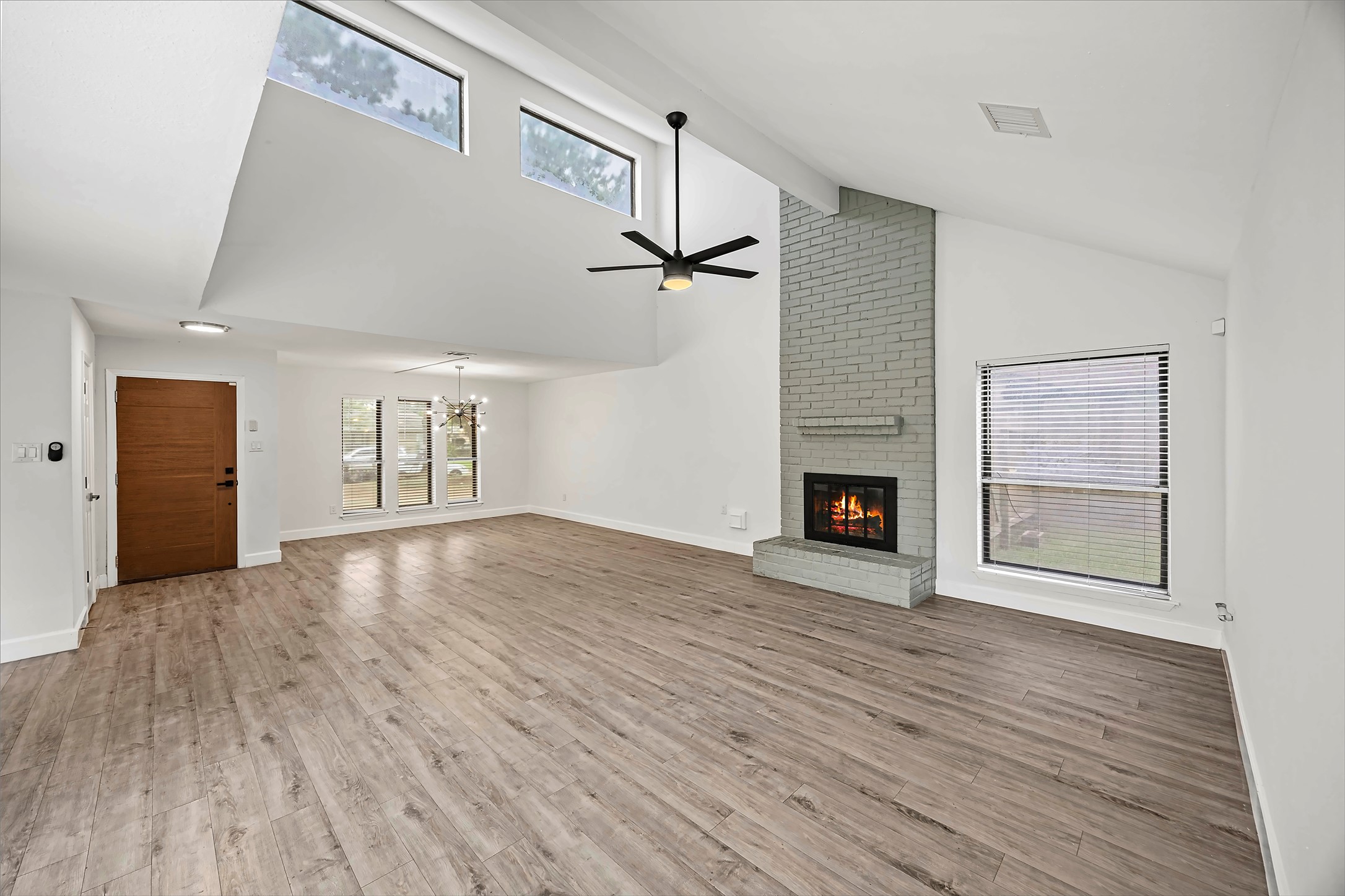 10010 Windriver Drive Property Photo 6