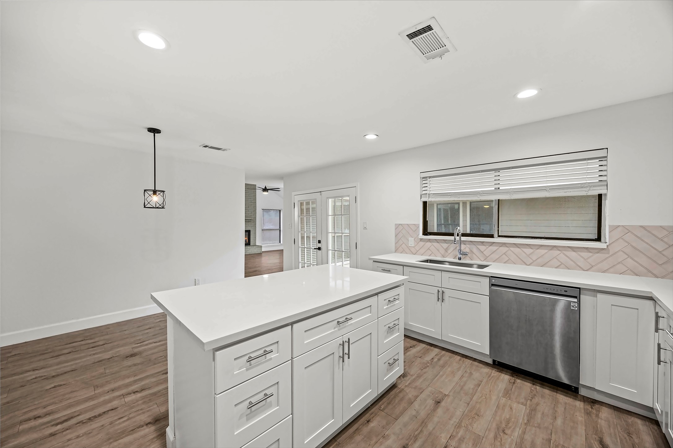 10010 Windriver Drive Property Photo 8