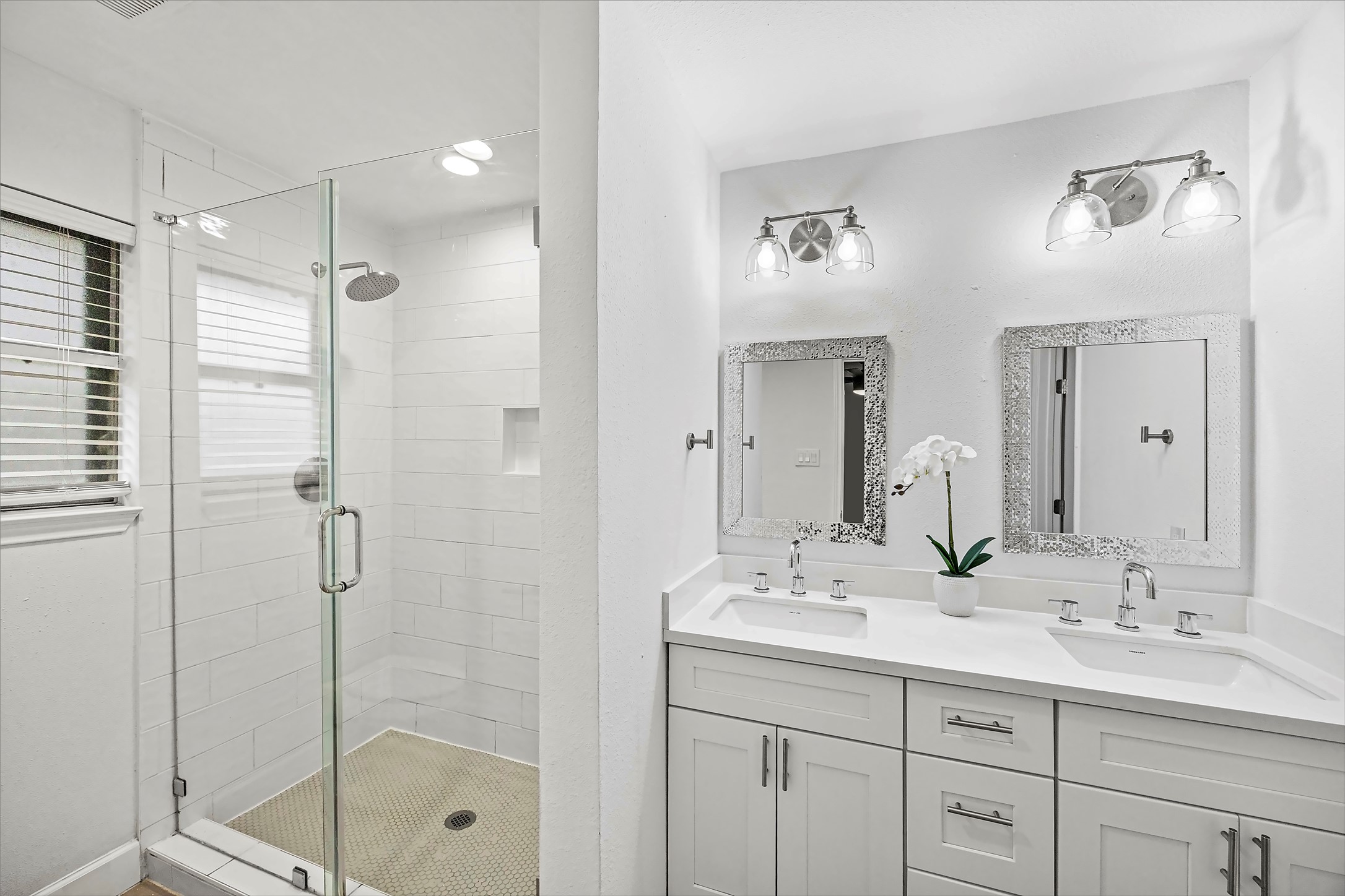 10010 Windriver Drive Property Photo 10
