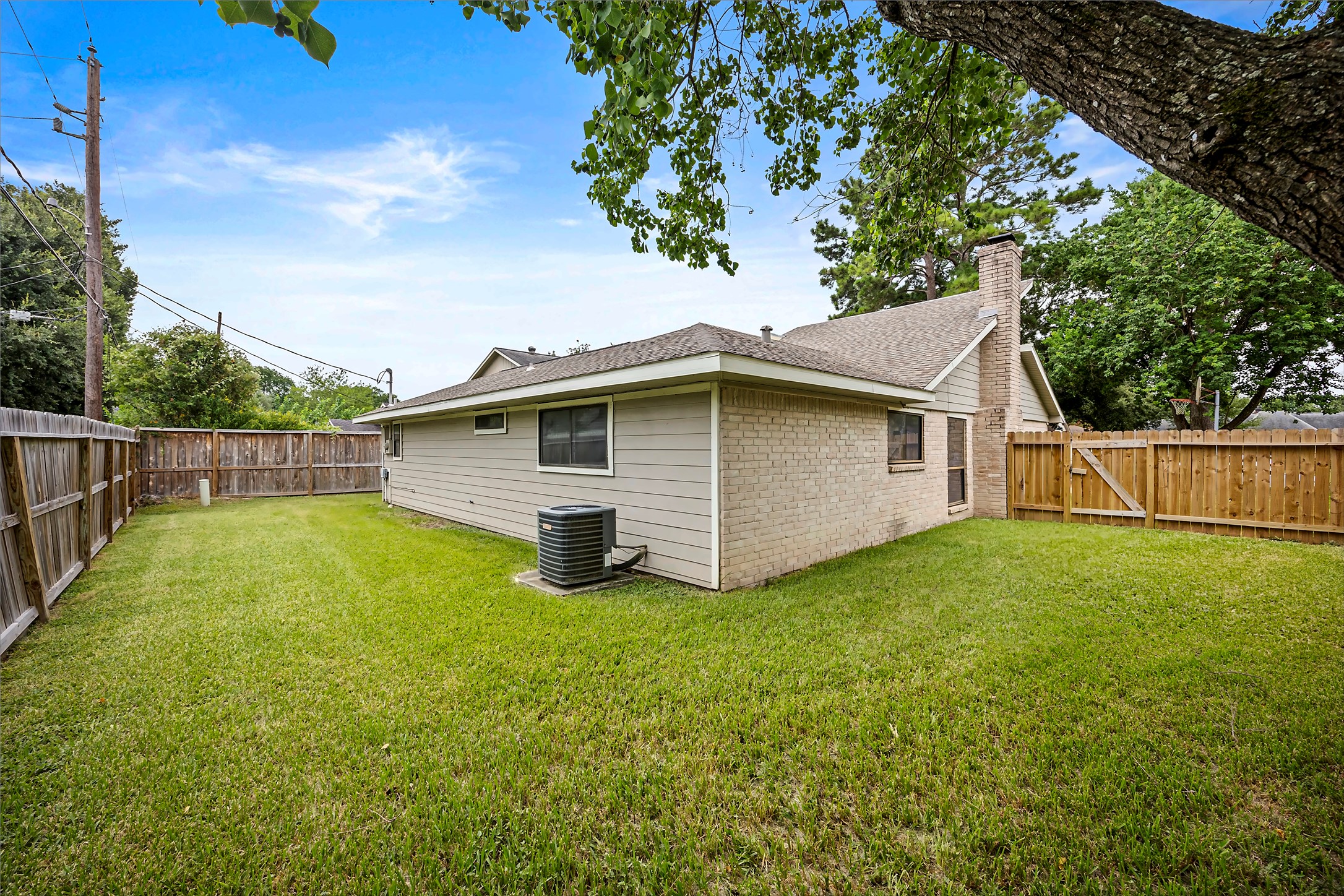 10010 Windriver Drive Property Photo 14