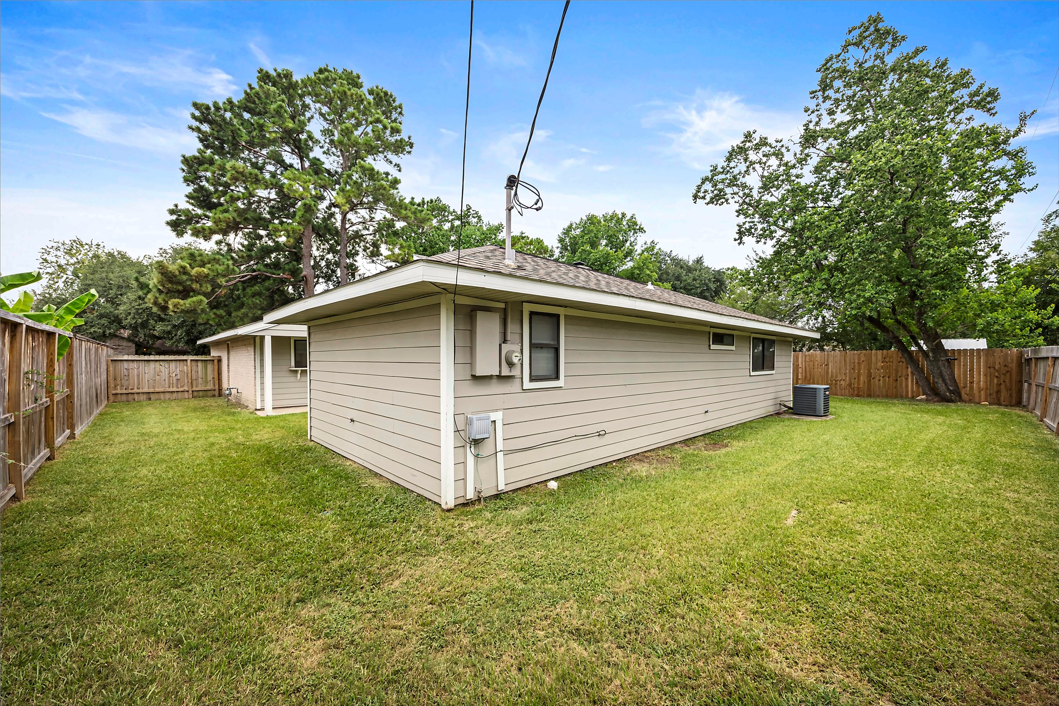 10010 Windriver Drive Property Photo 15