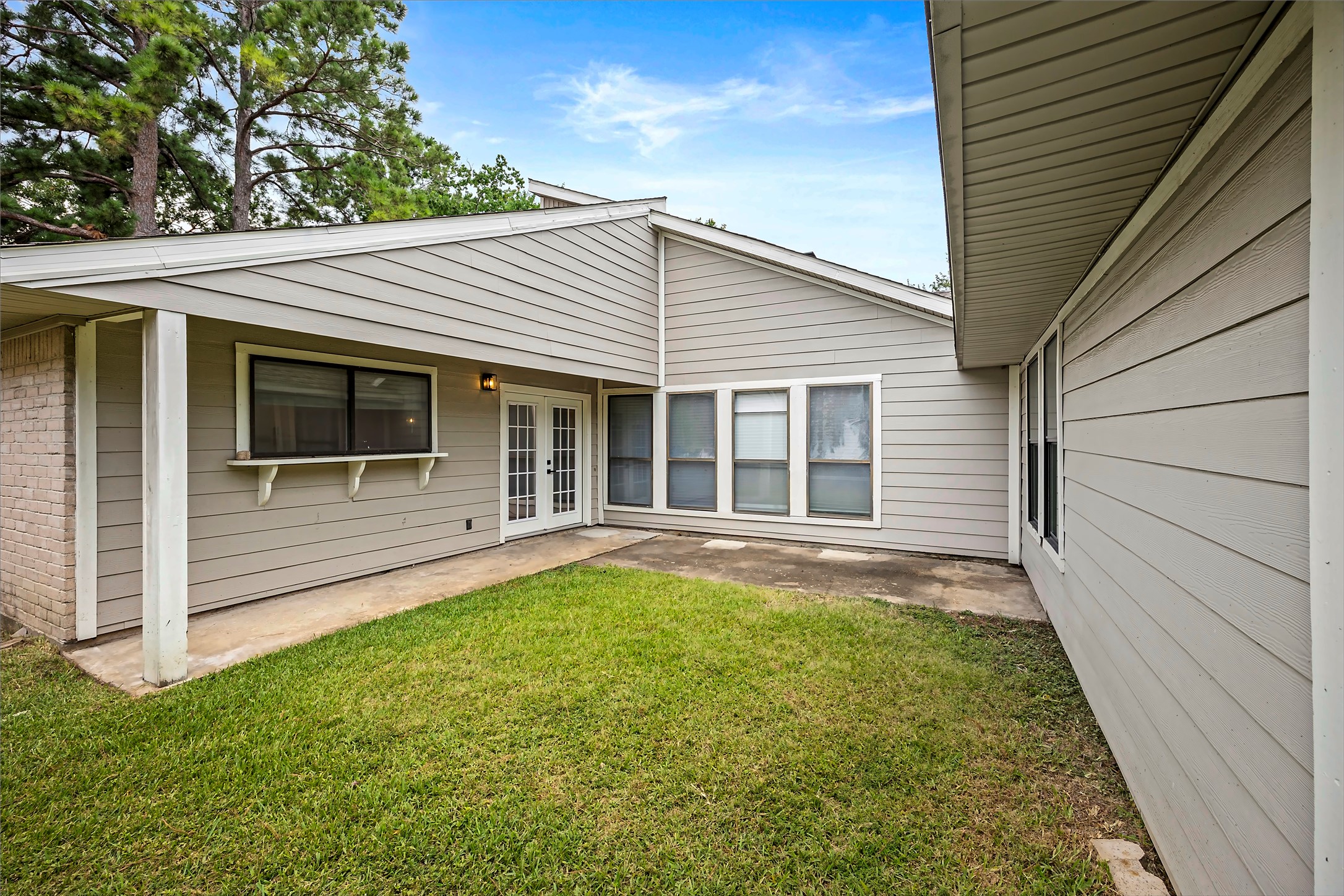 10010 Windriver Drive Property Photo 16