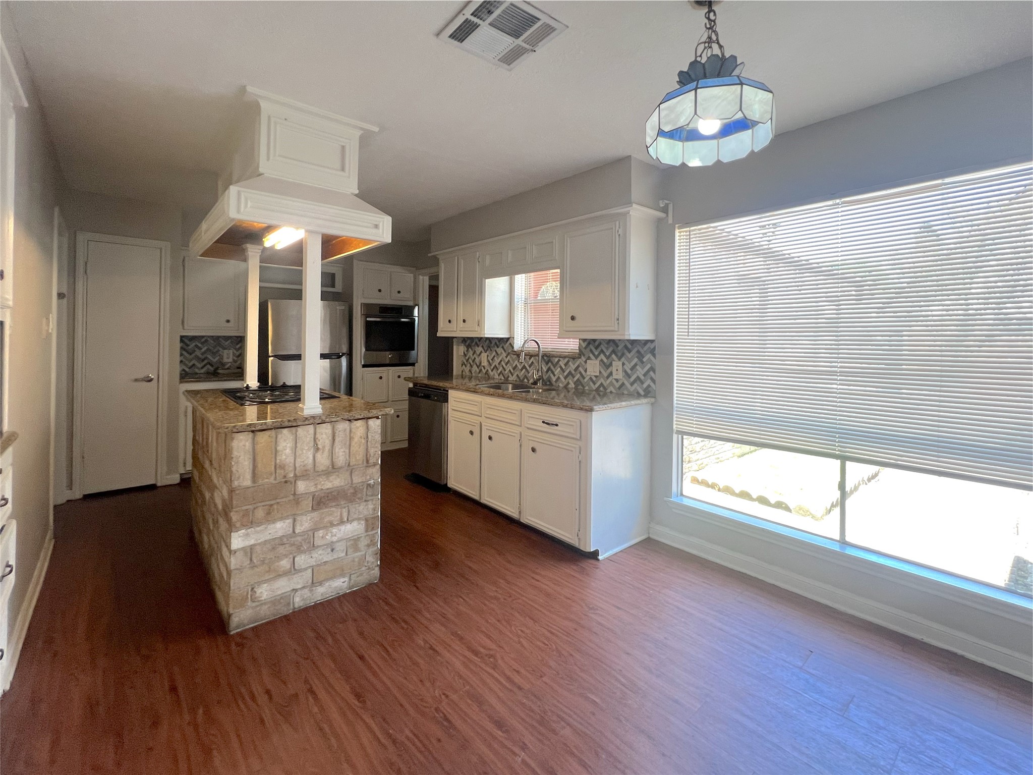 234 Wickhamford Way Property Photo 3