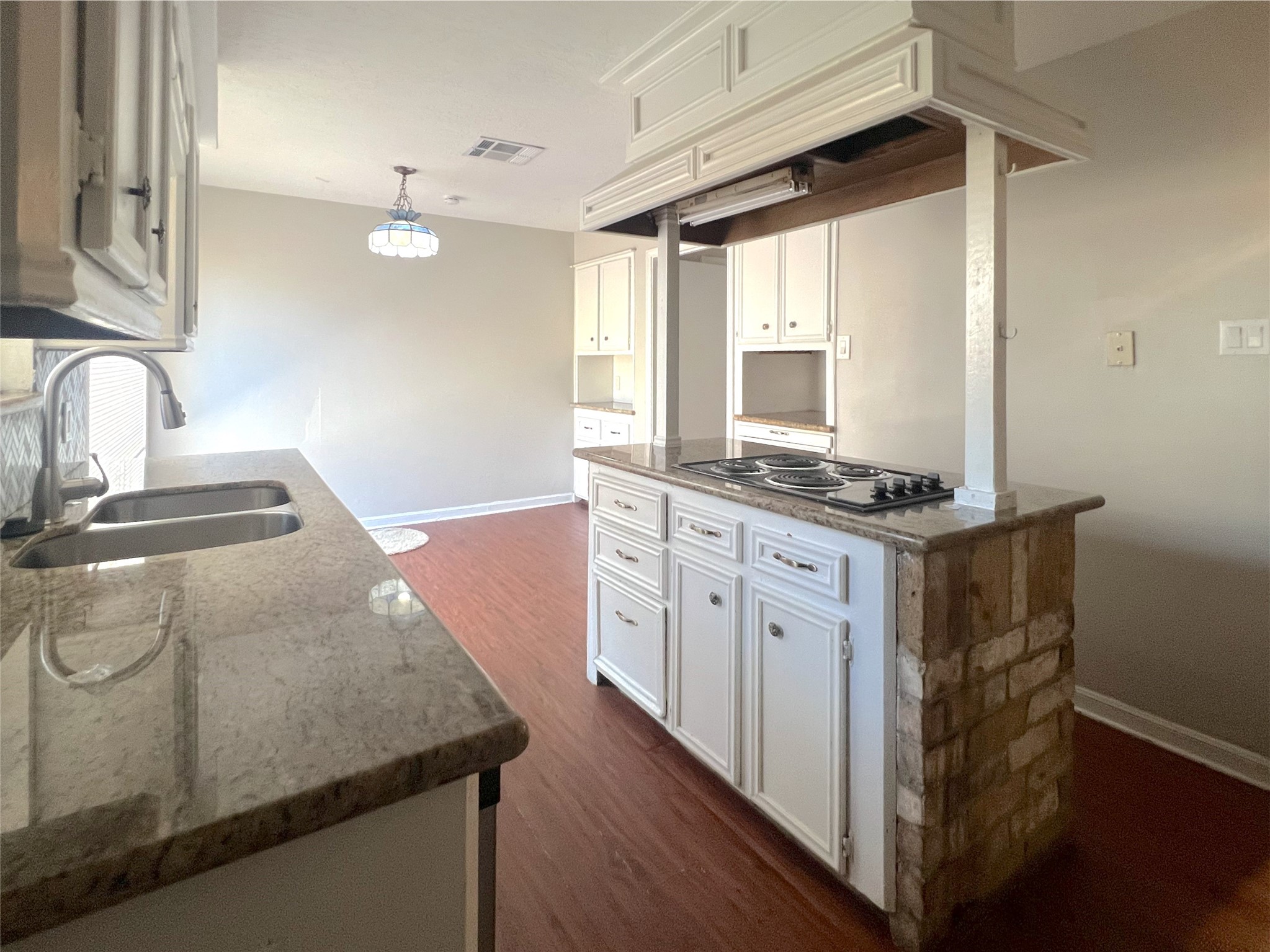 234 Wickhamford Way Property Photo 4