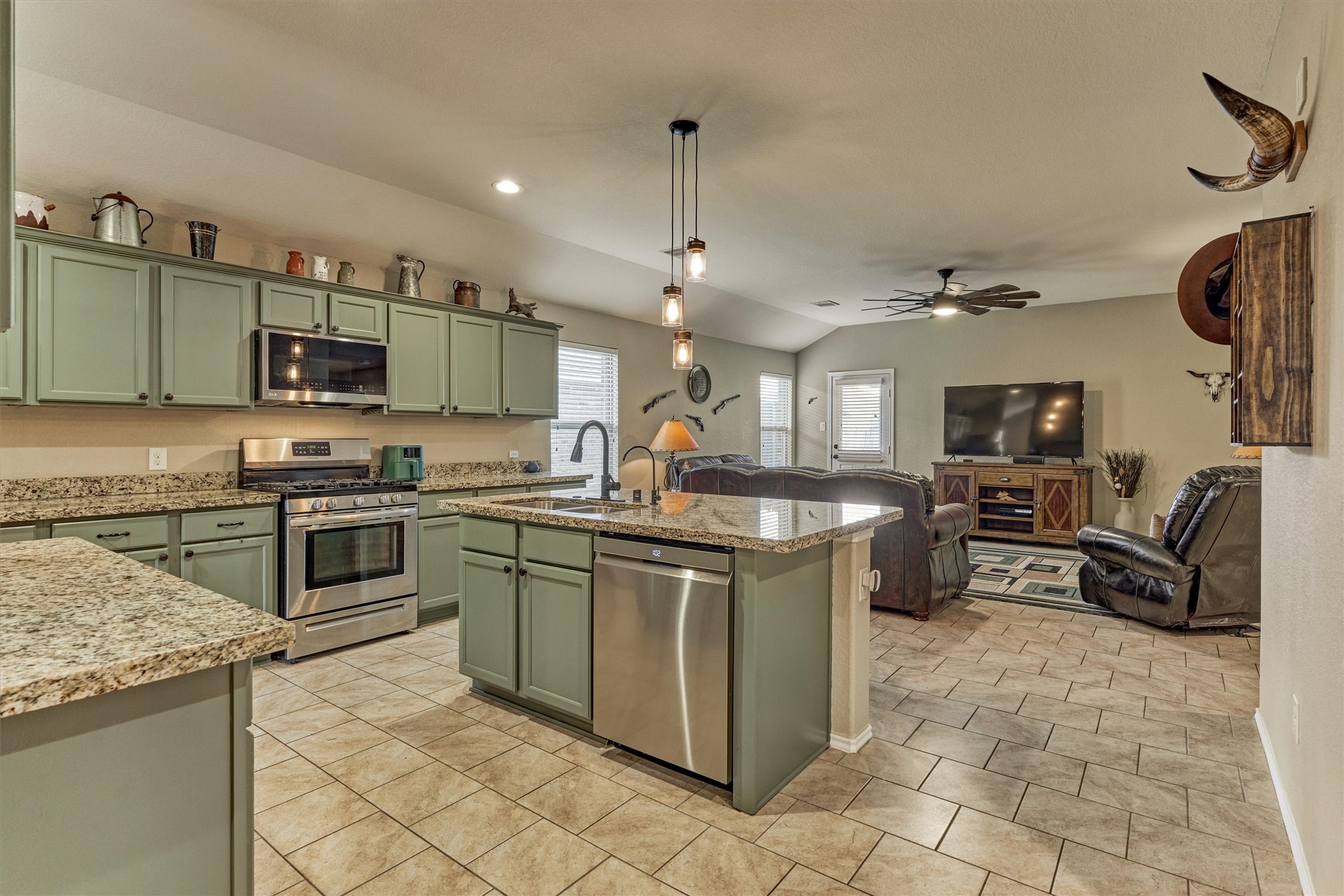 23415 Robbers Nest Drive Property Photo 9