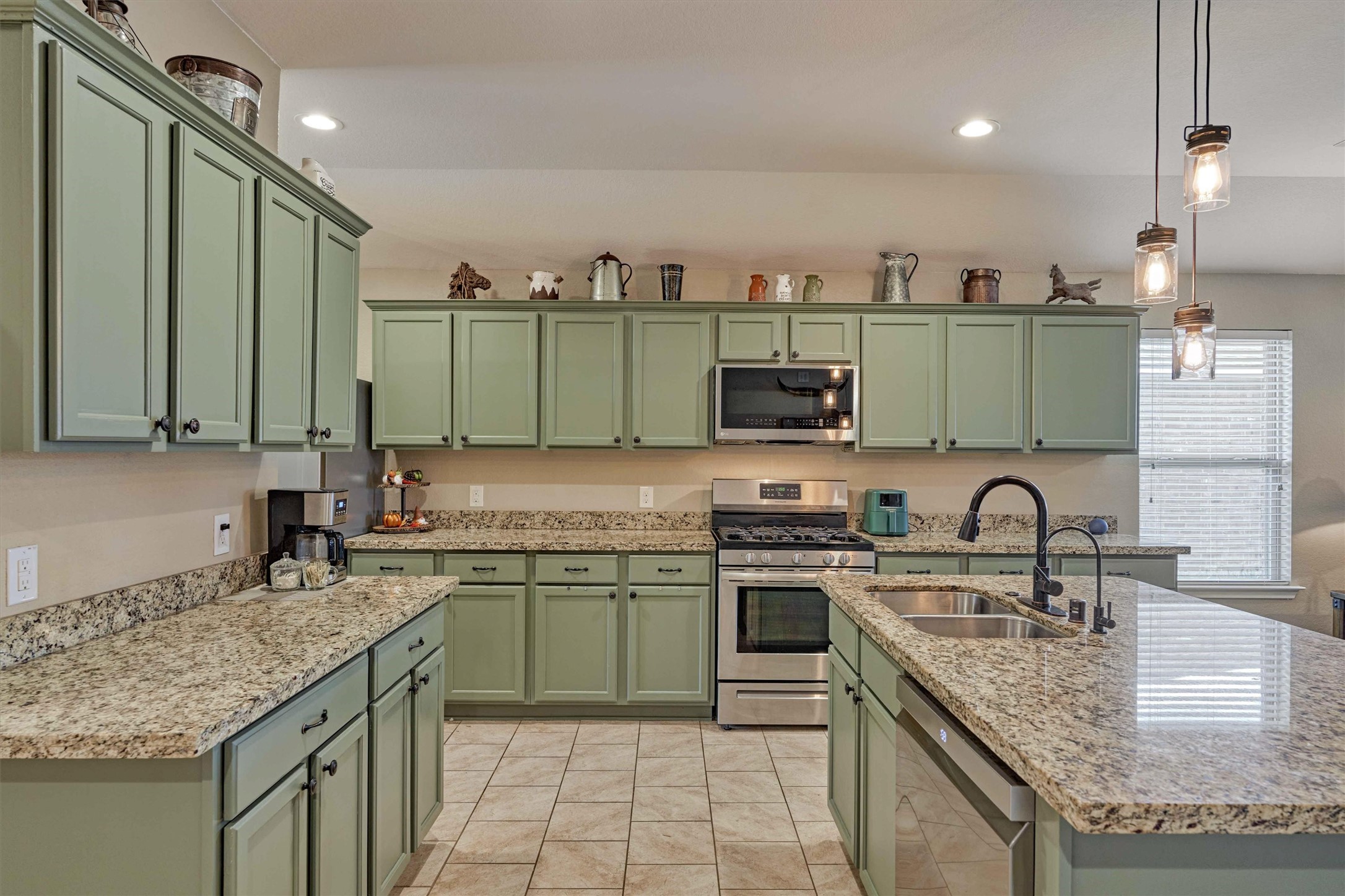 23415 Robbers Nest Drive Property Photo 10