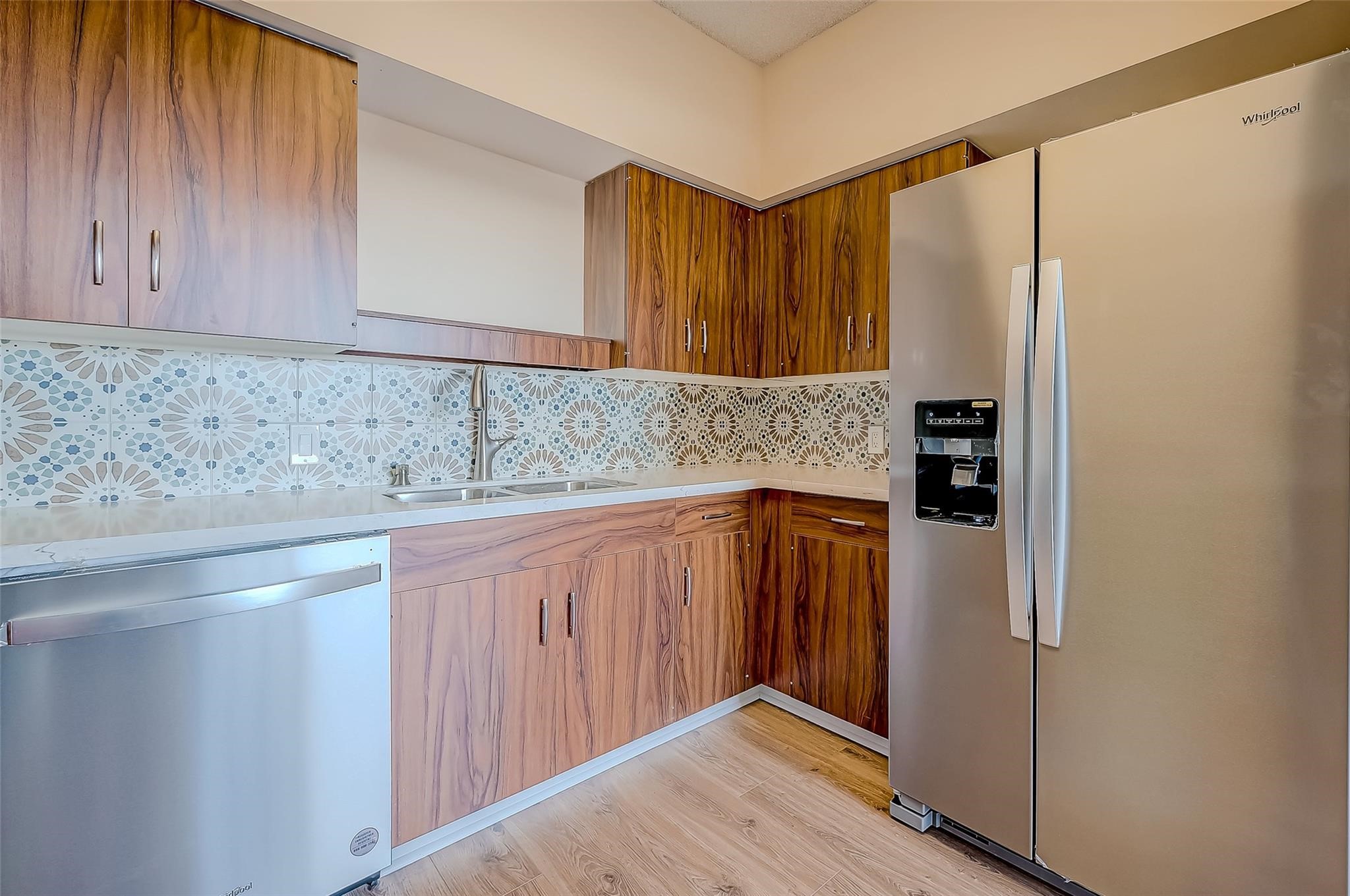14 Greenway Plaza 6p Property Photo 16