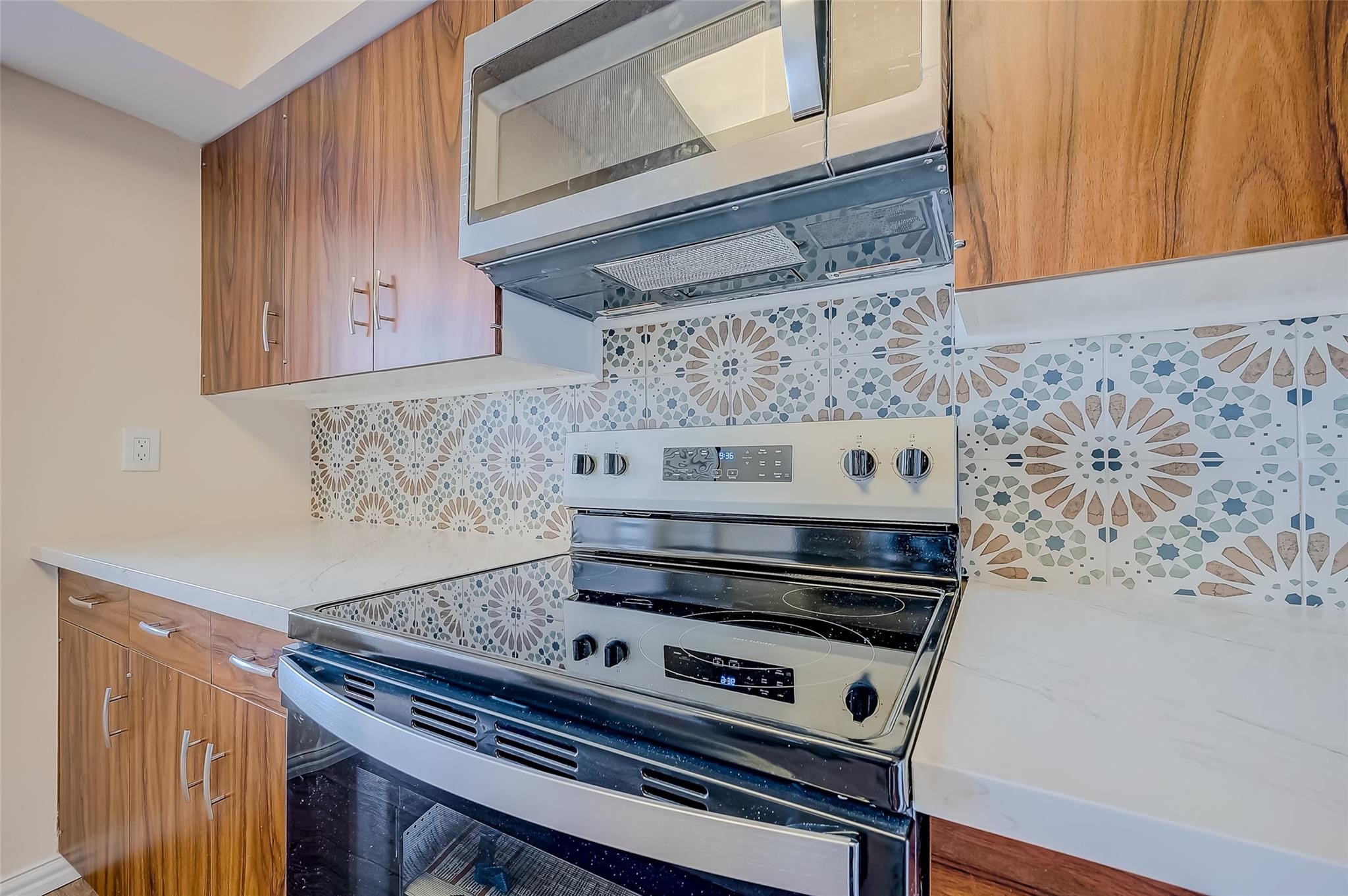 14 Greenway Plaza 6p Property Photo 17