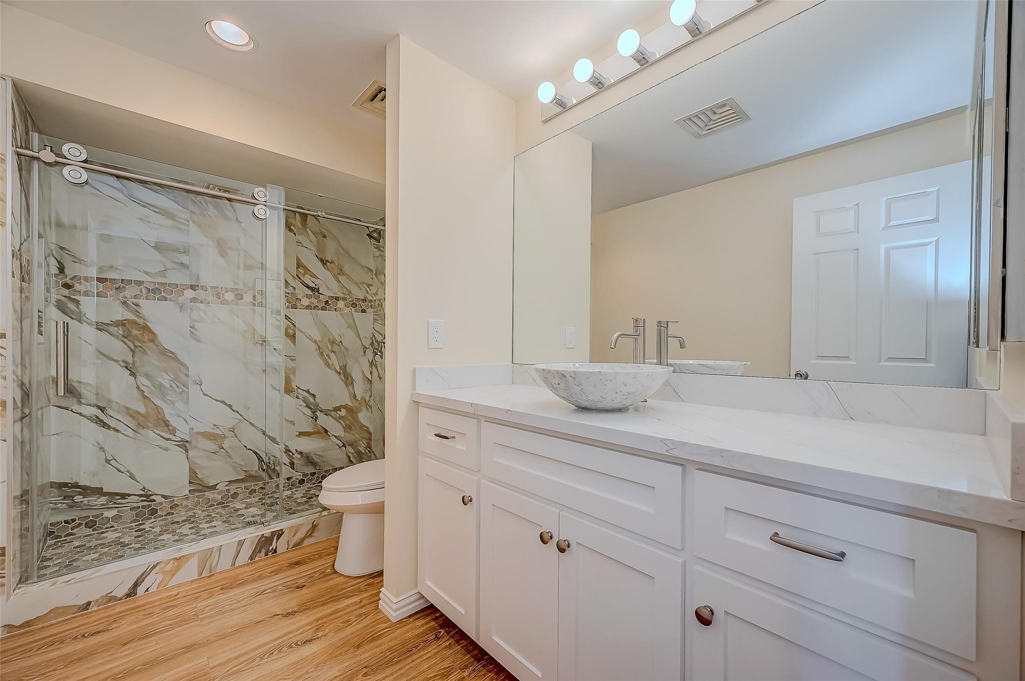 14 Greenway Plaza 6p Property Photo 20
