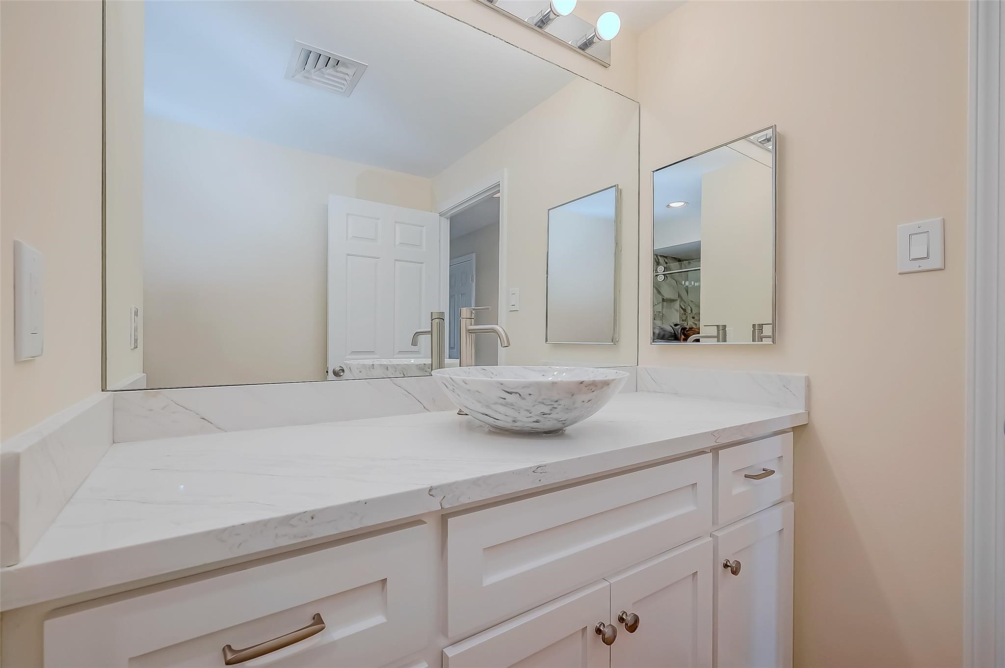14 Greenway Plaza 6p Property Photo 22