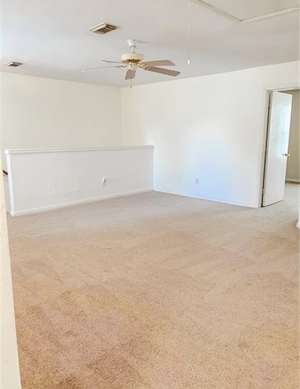 8006 Greens Road Property Photo 6