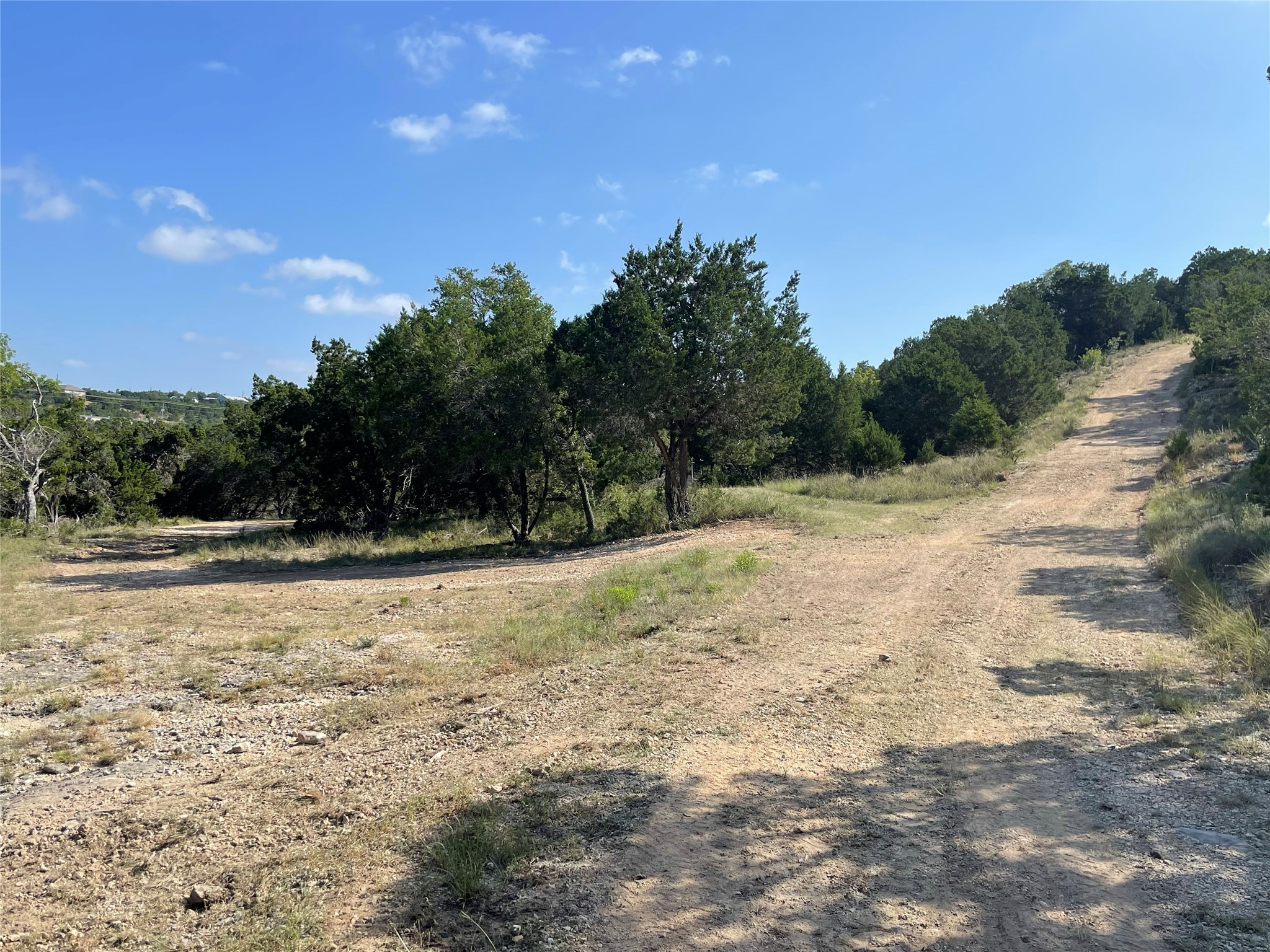 2700 Hillside Circle Property Photo 4