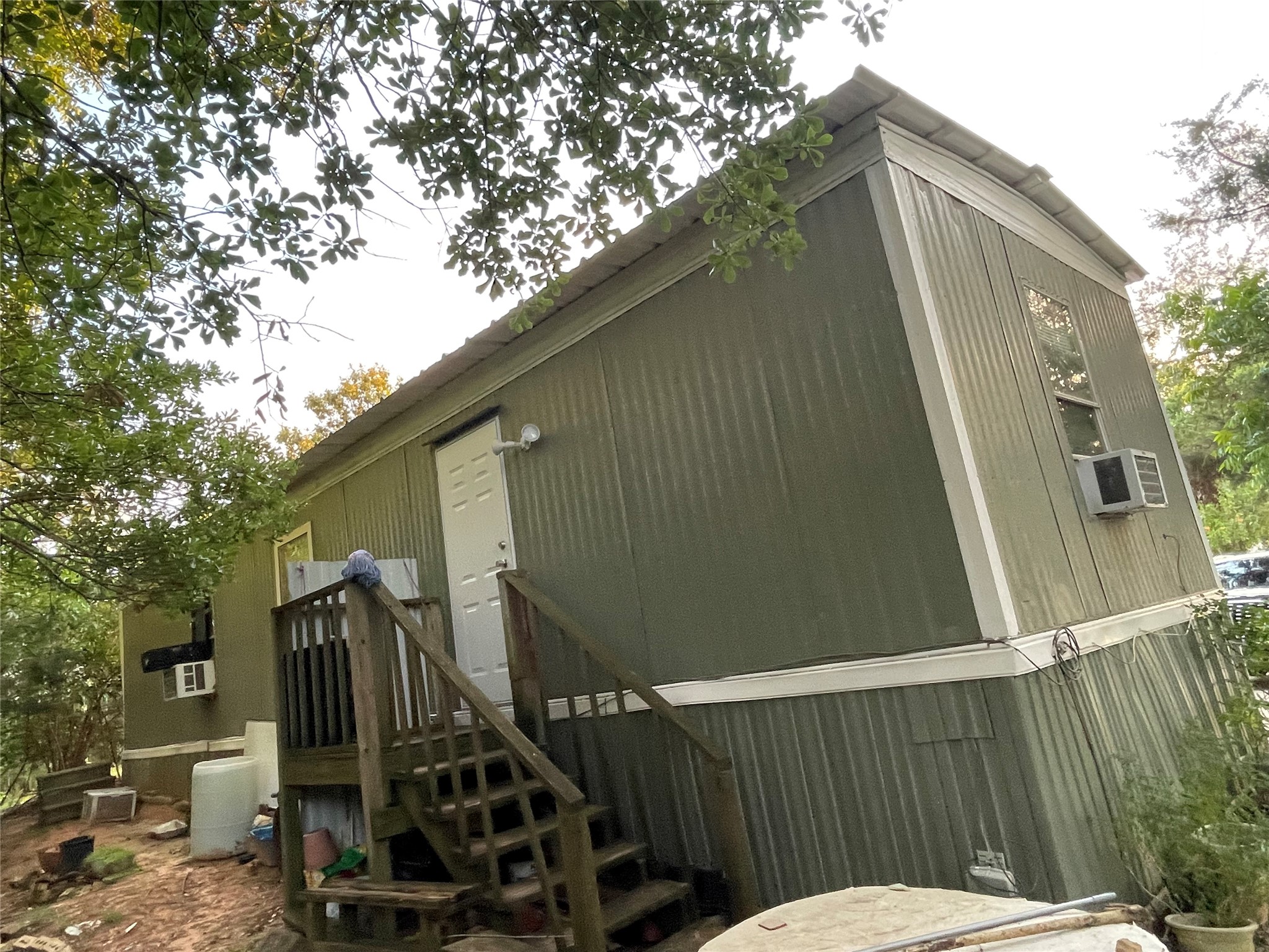 1407 N Sycamore Drive Property Photo 5
