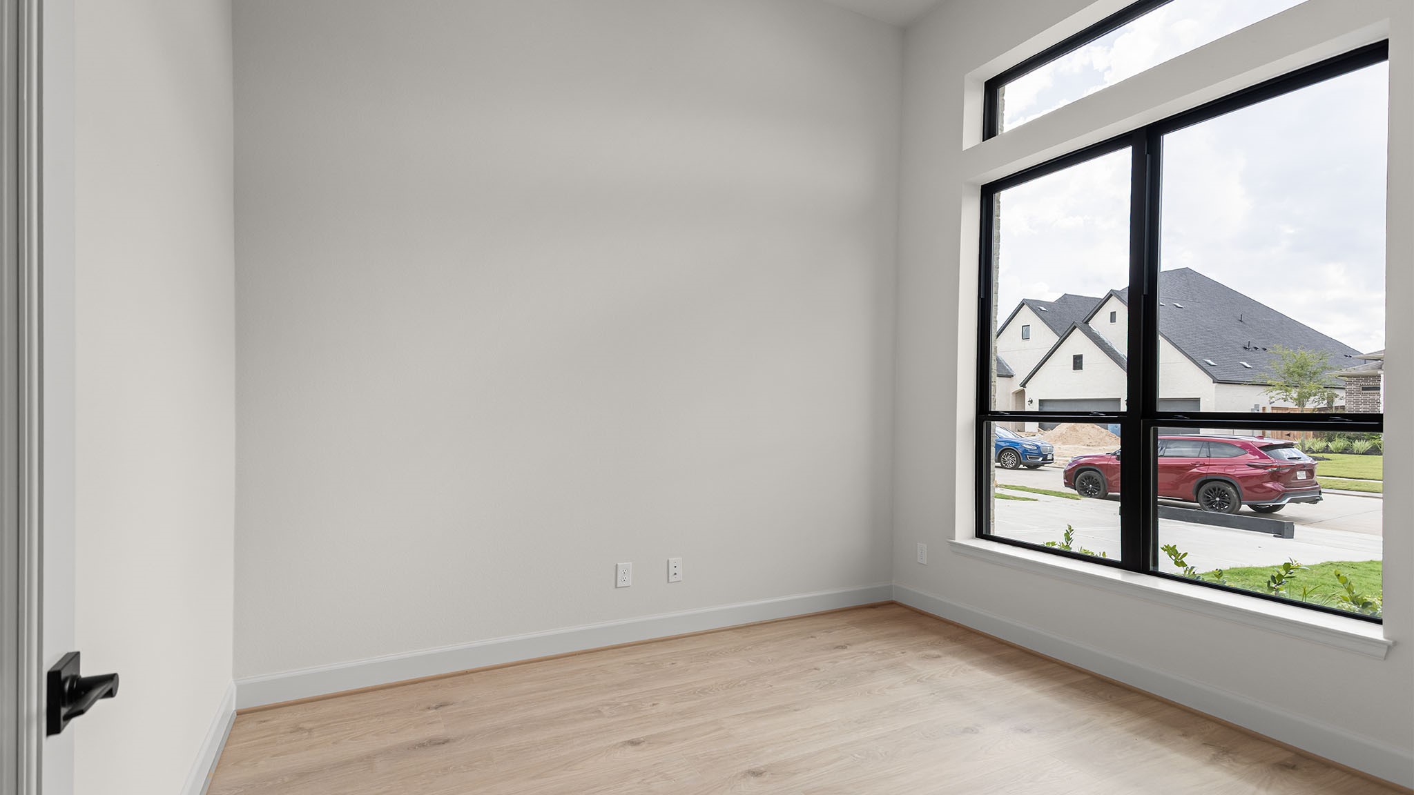 5307 Deer Valley Court Property Photo 3