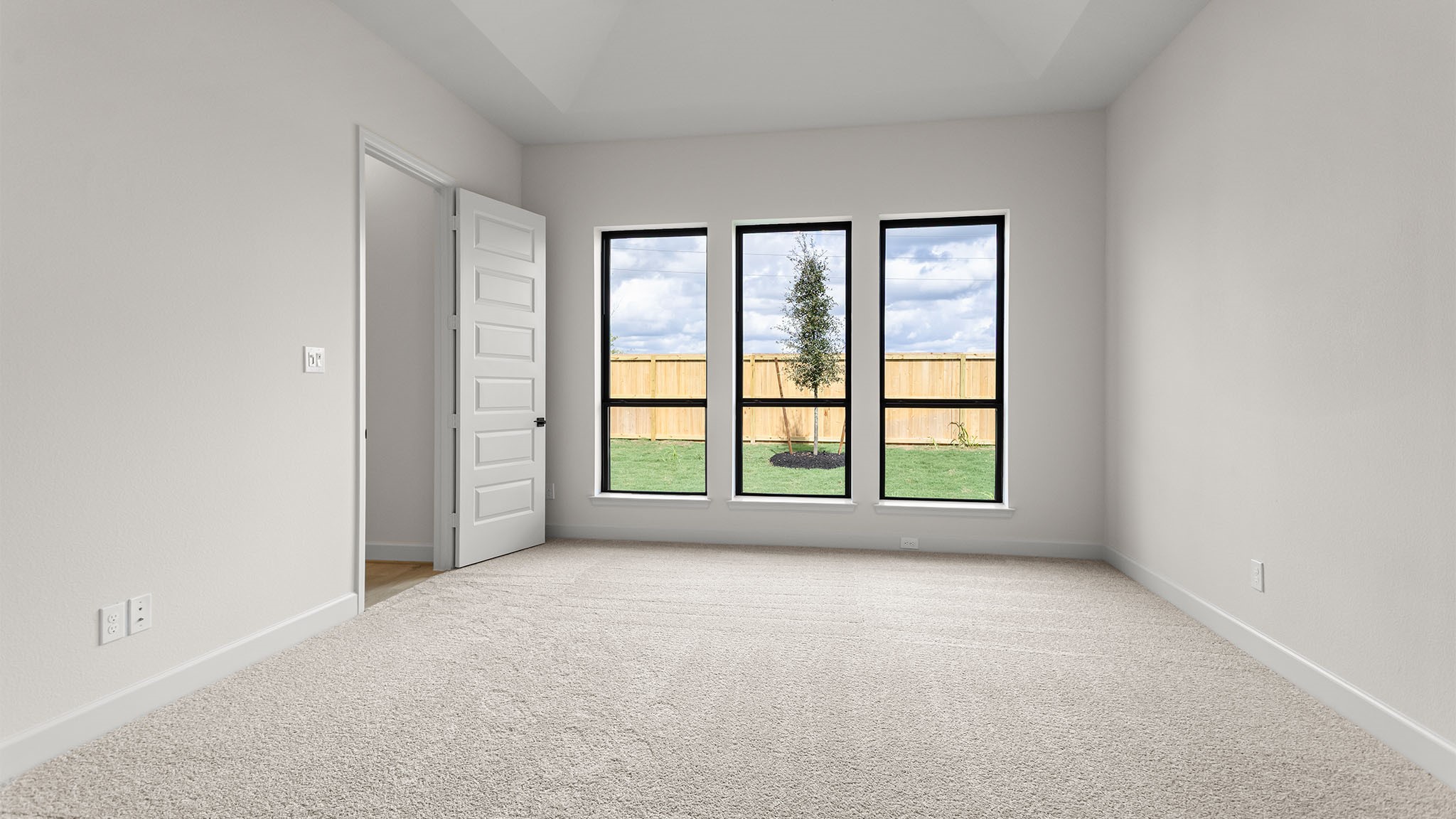 5307 Deer Valley Court Property Photo 8