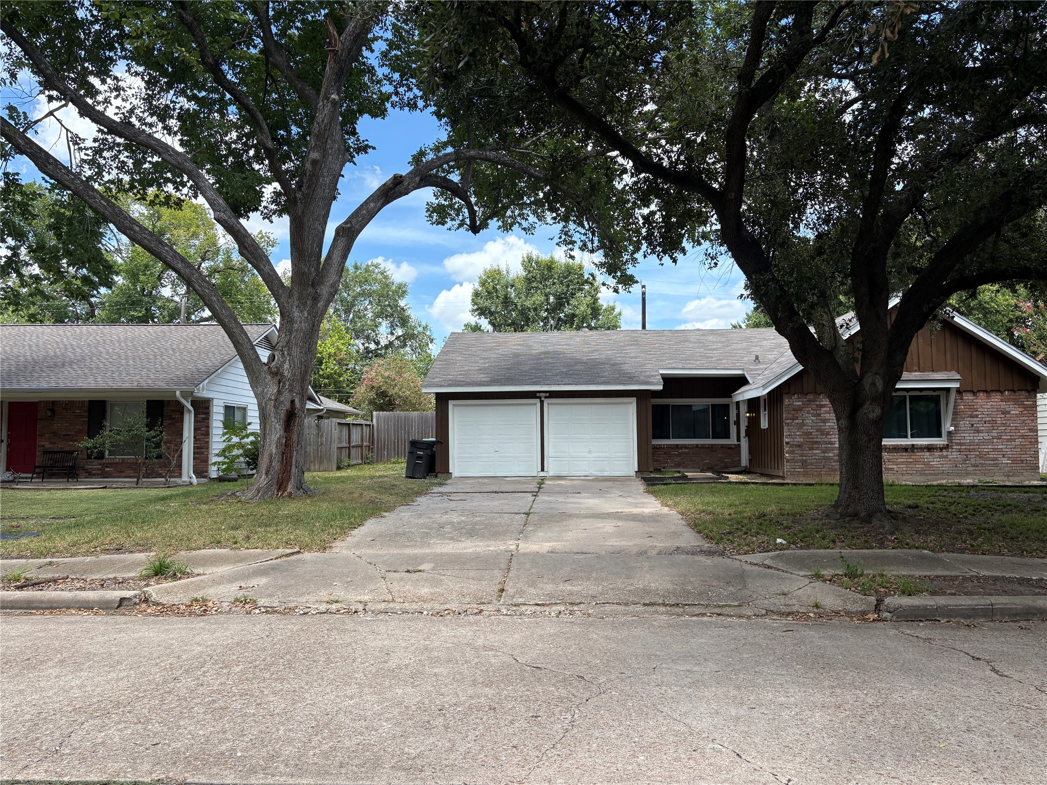 7122 Sharpcrest Street Property Photo 2