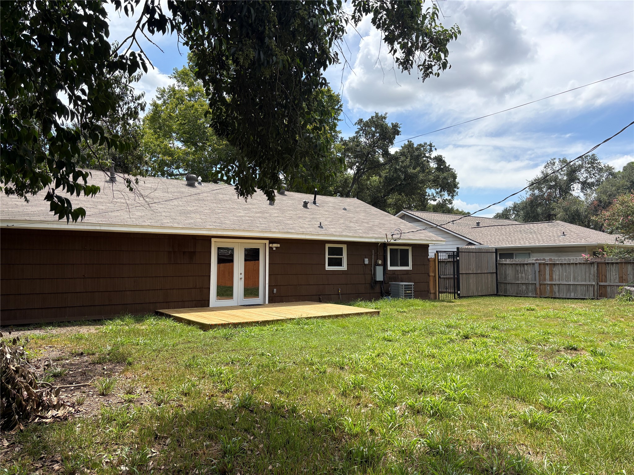 7122 Sharpcrest Street Property Photo 24