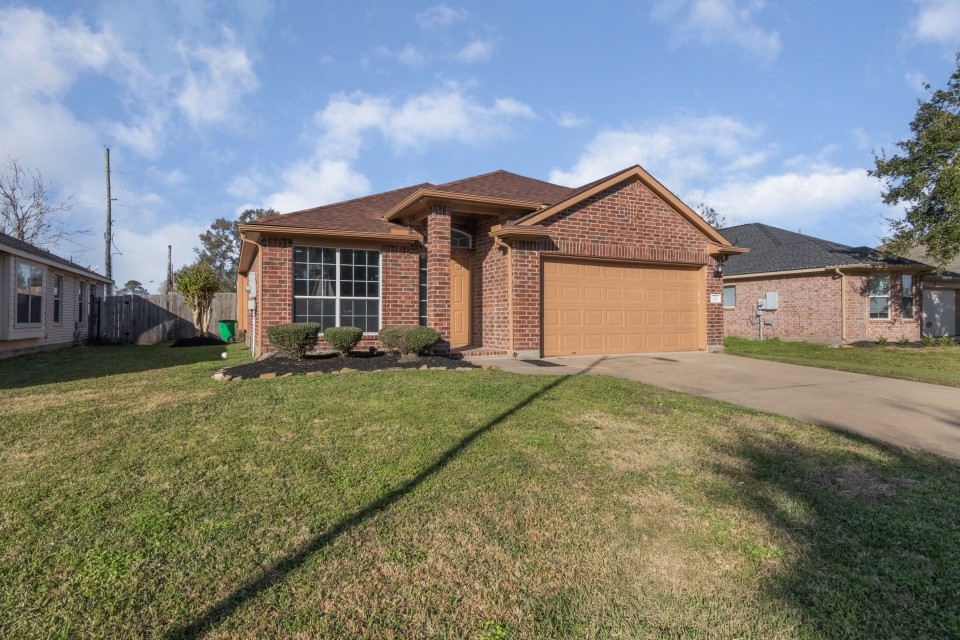 1114 N Magnolia Dale Drive Property Photo 3
