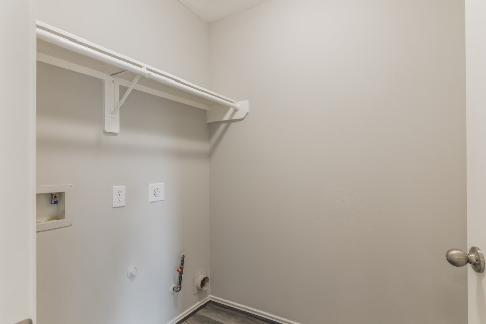 1114 N Magnolia Dale Drive Property Photo 14