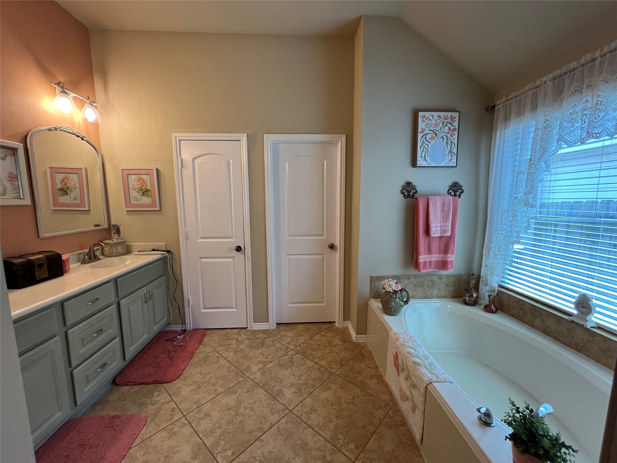 11127 E Lakes Gable Drive Property Photo 12