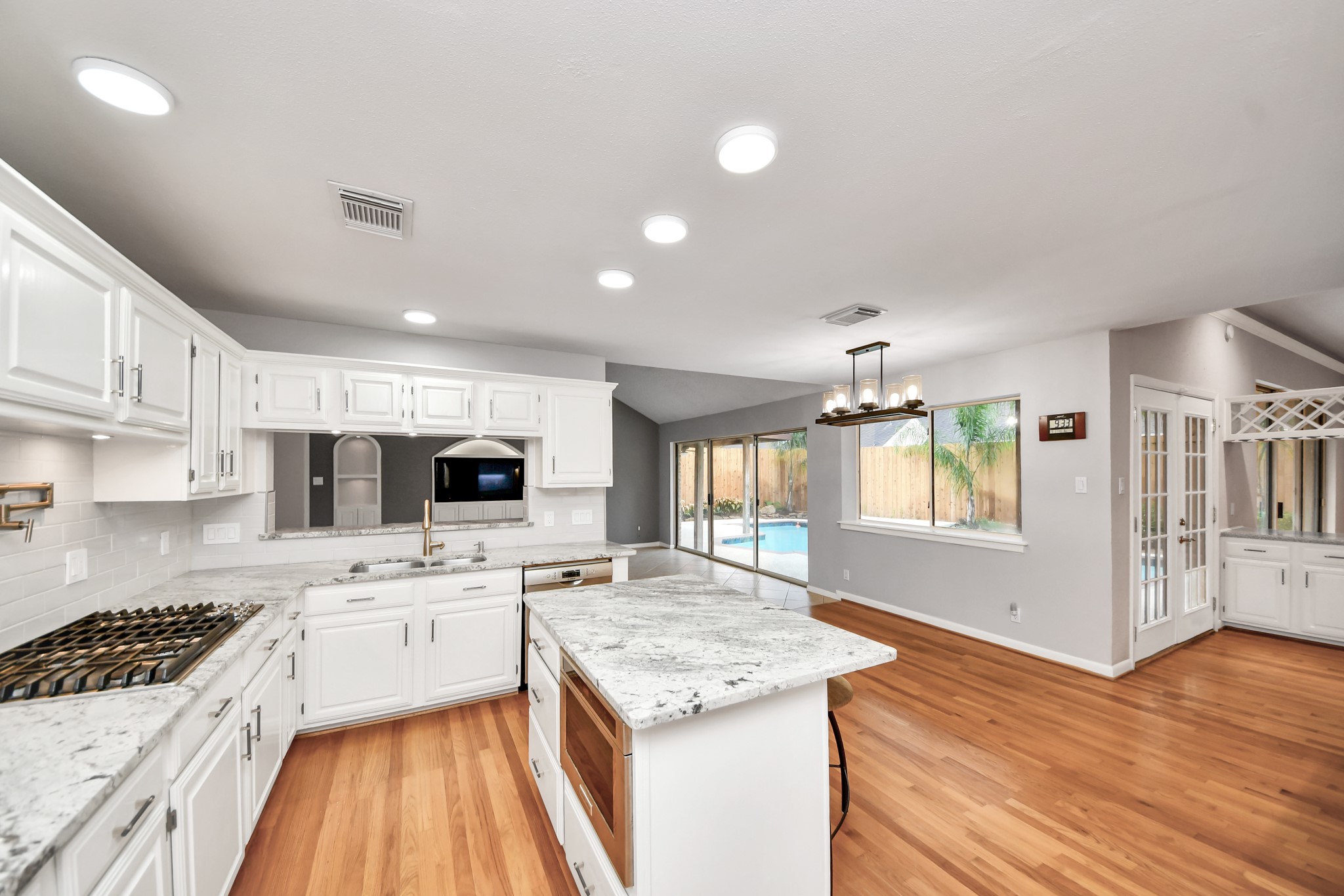 3110 Amesbury Court Property Photo 8