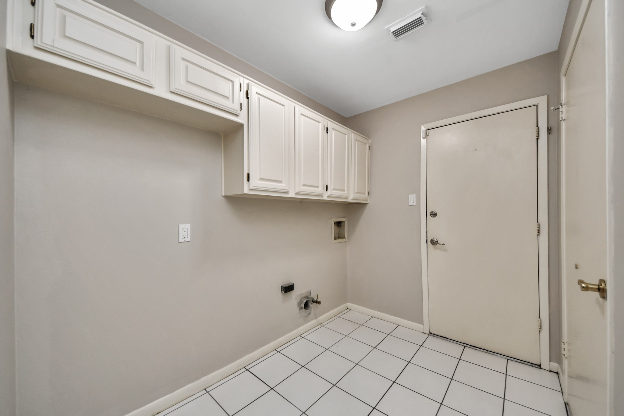 3110 Amesbury Court Property Photo 23