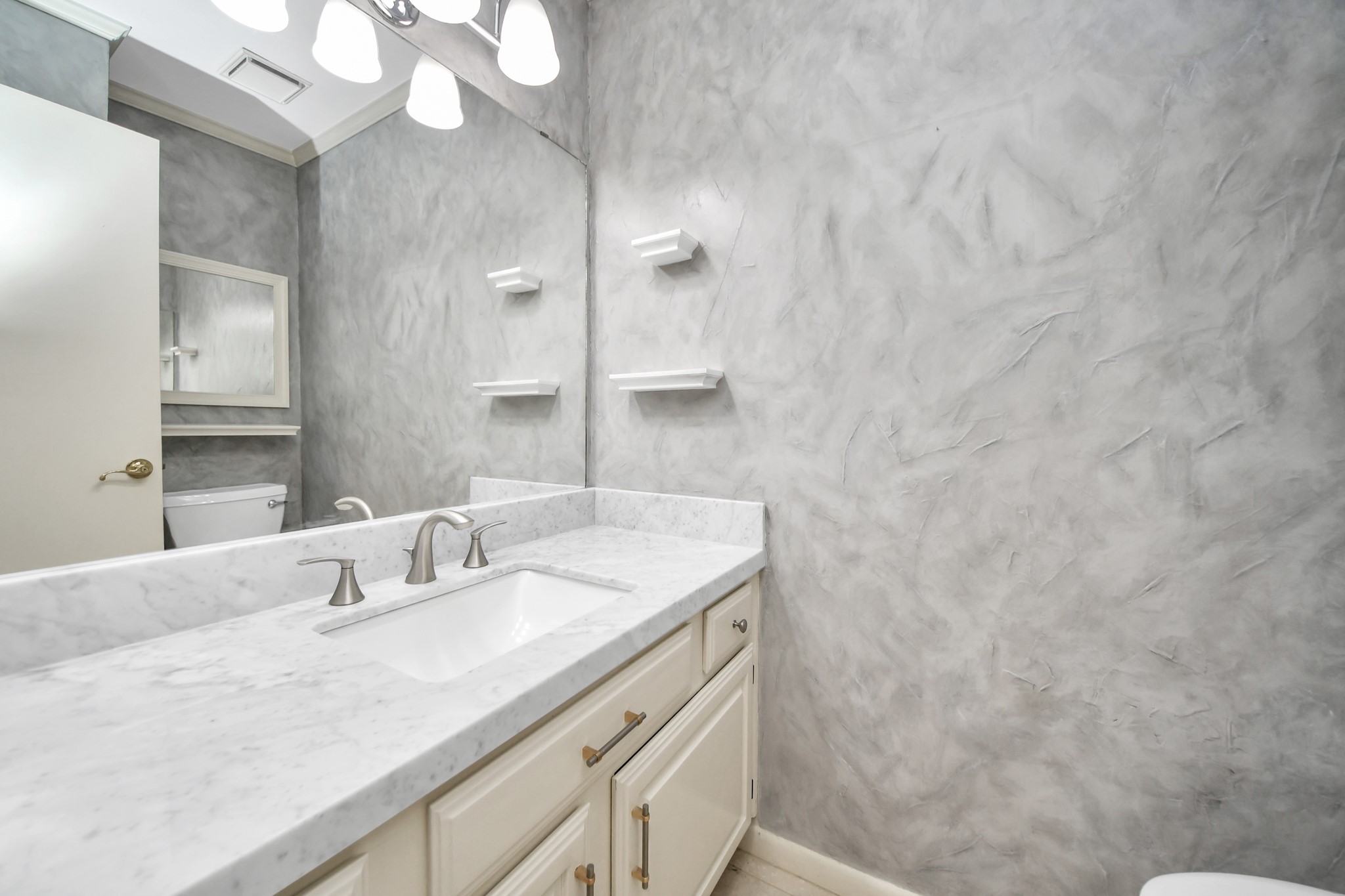 3110 Amesbury Court Property Photo 24