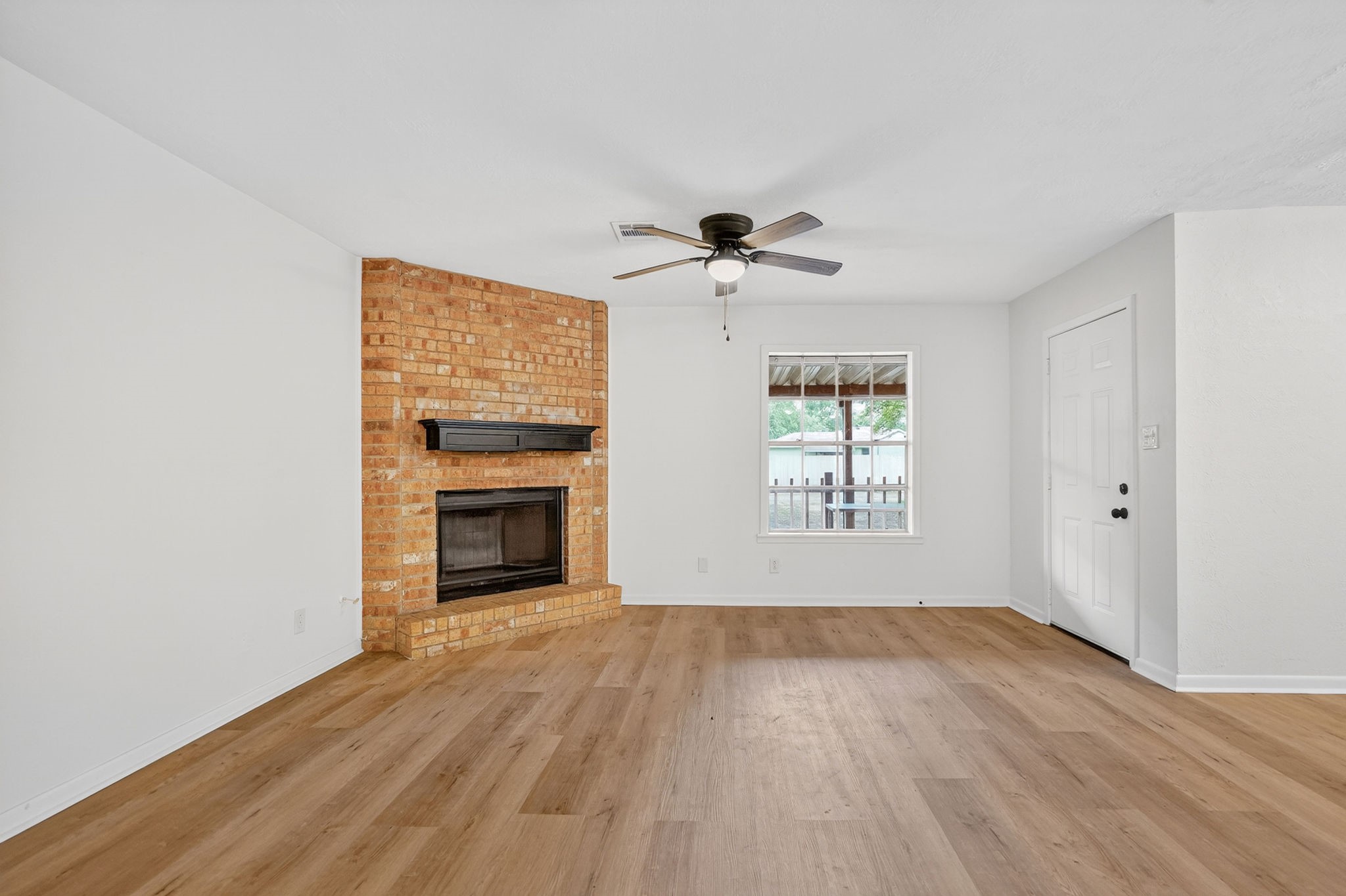 4502 Old Hearne Road Property Photo 3
