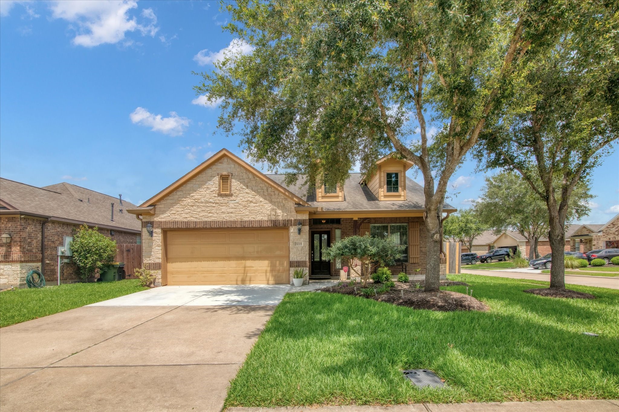 3215 W Trail Drive Property Photo 1