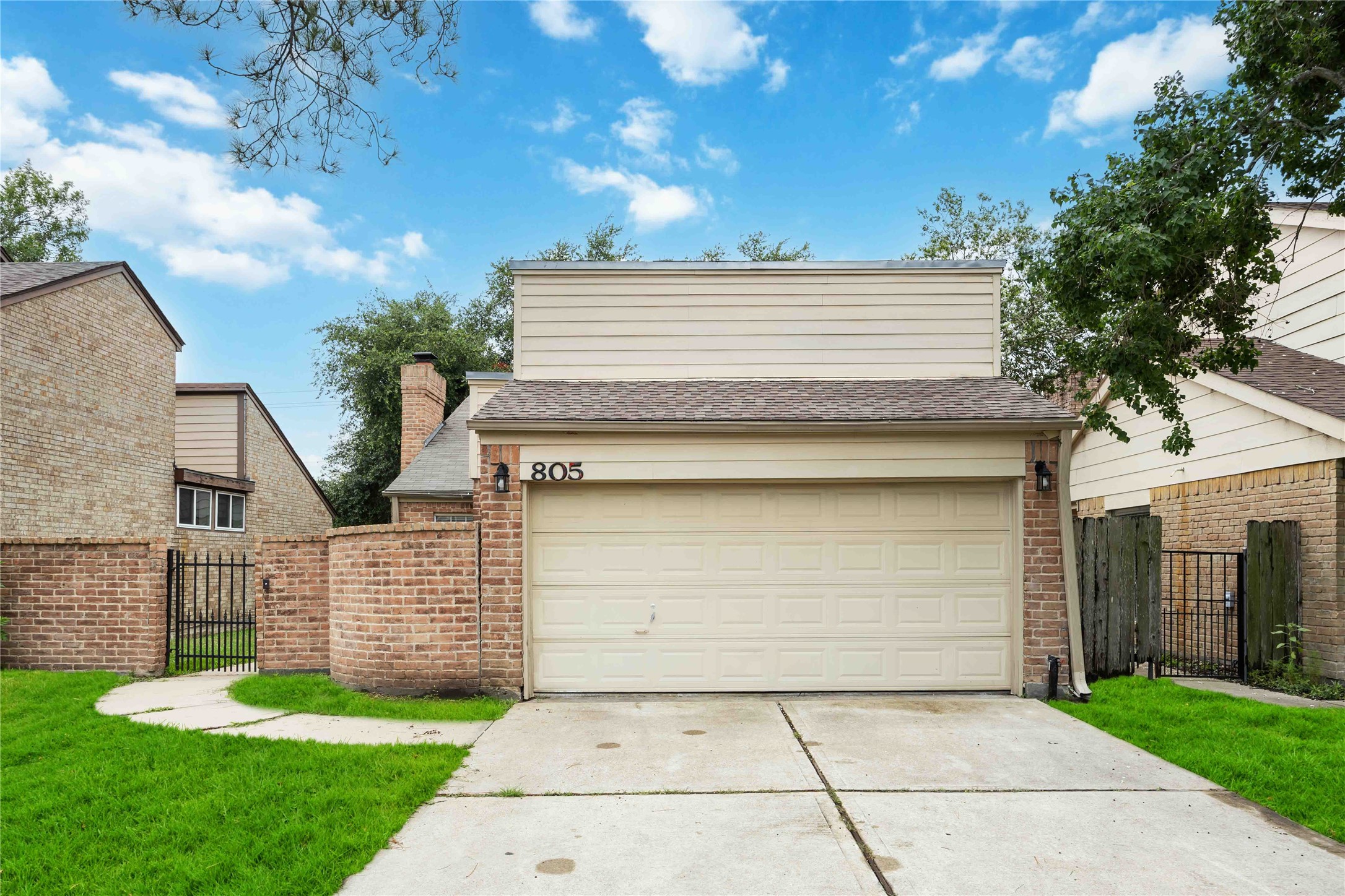 805 Chateau Place Property Photo 1