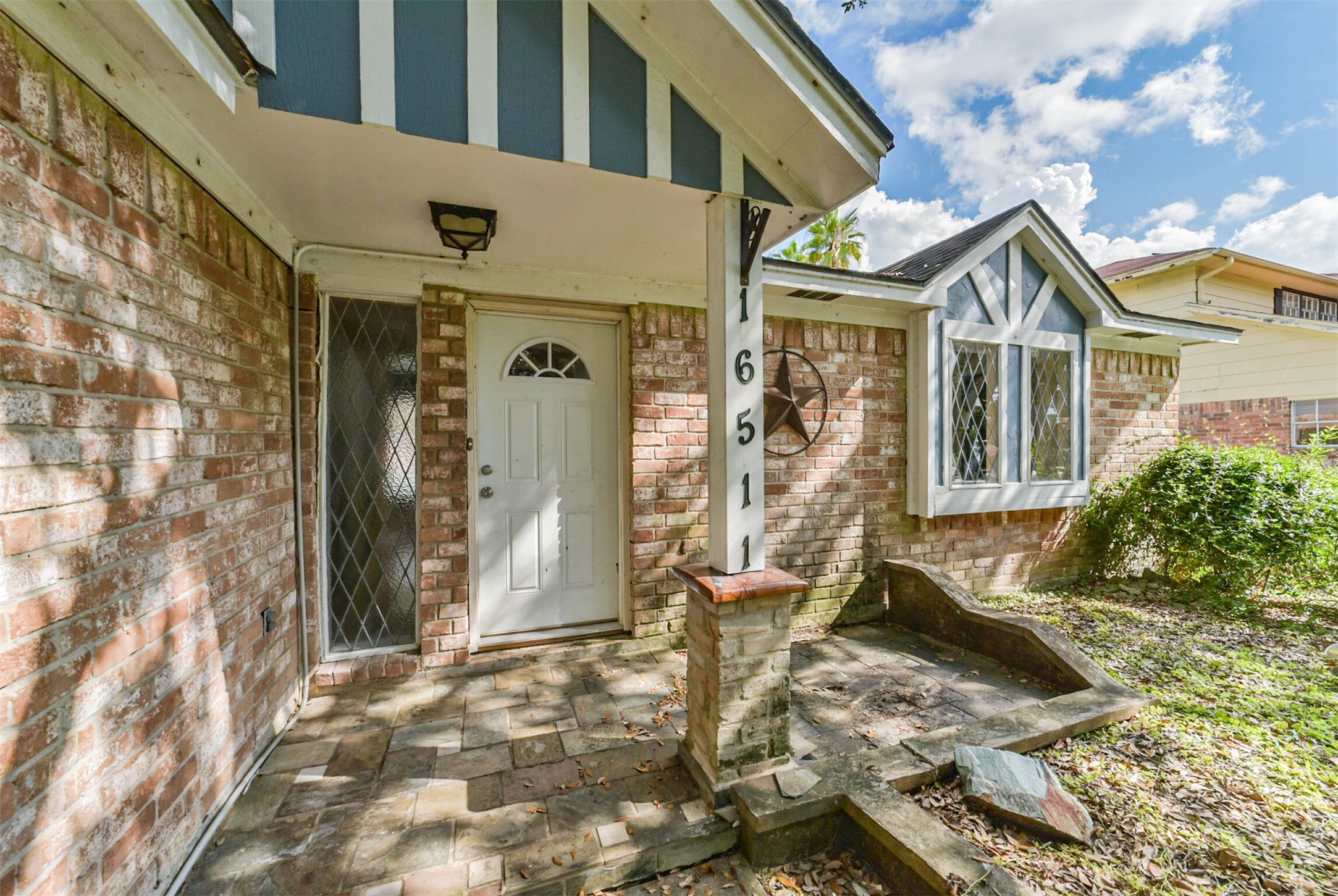 16511 Clearcrest Drive Property Photo 3