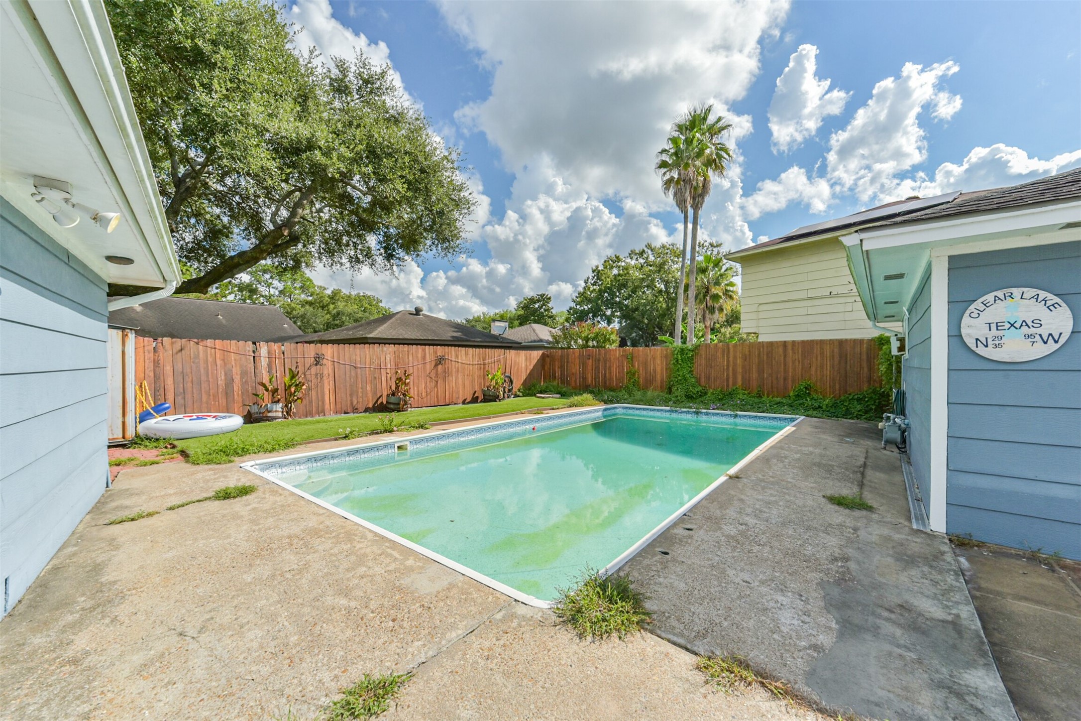 16511 Clearcrest Drive Property Photo 5