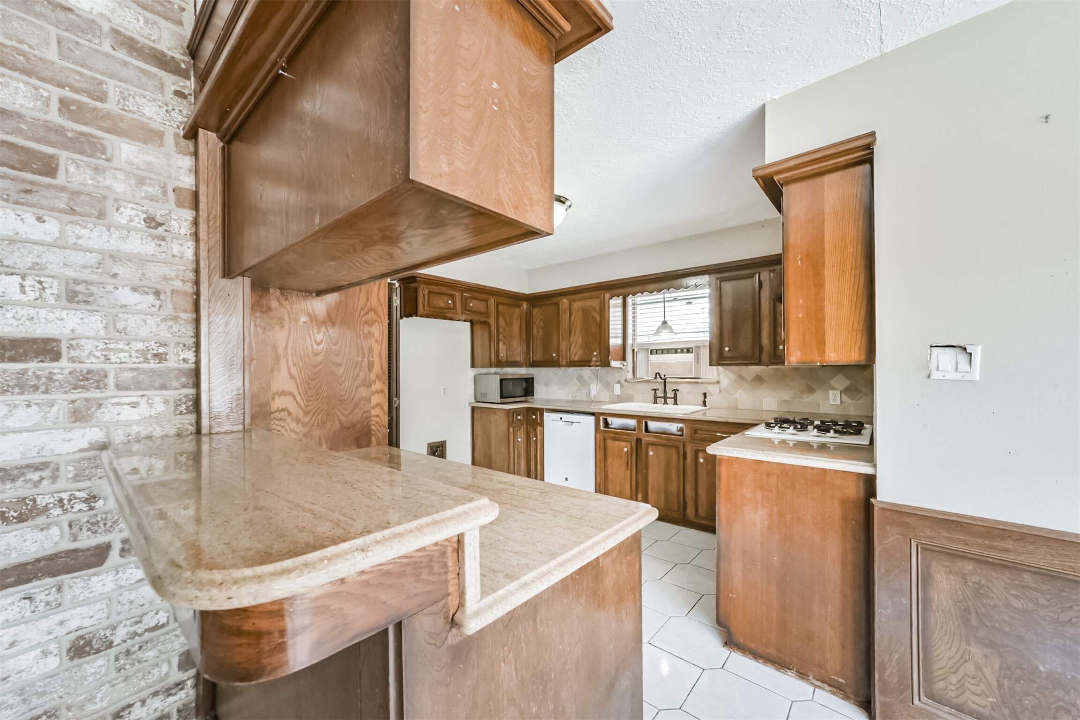 16511 Clearcrest Drive Property Photo 13