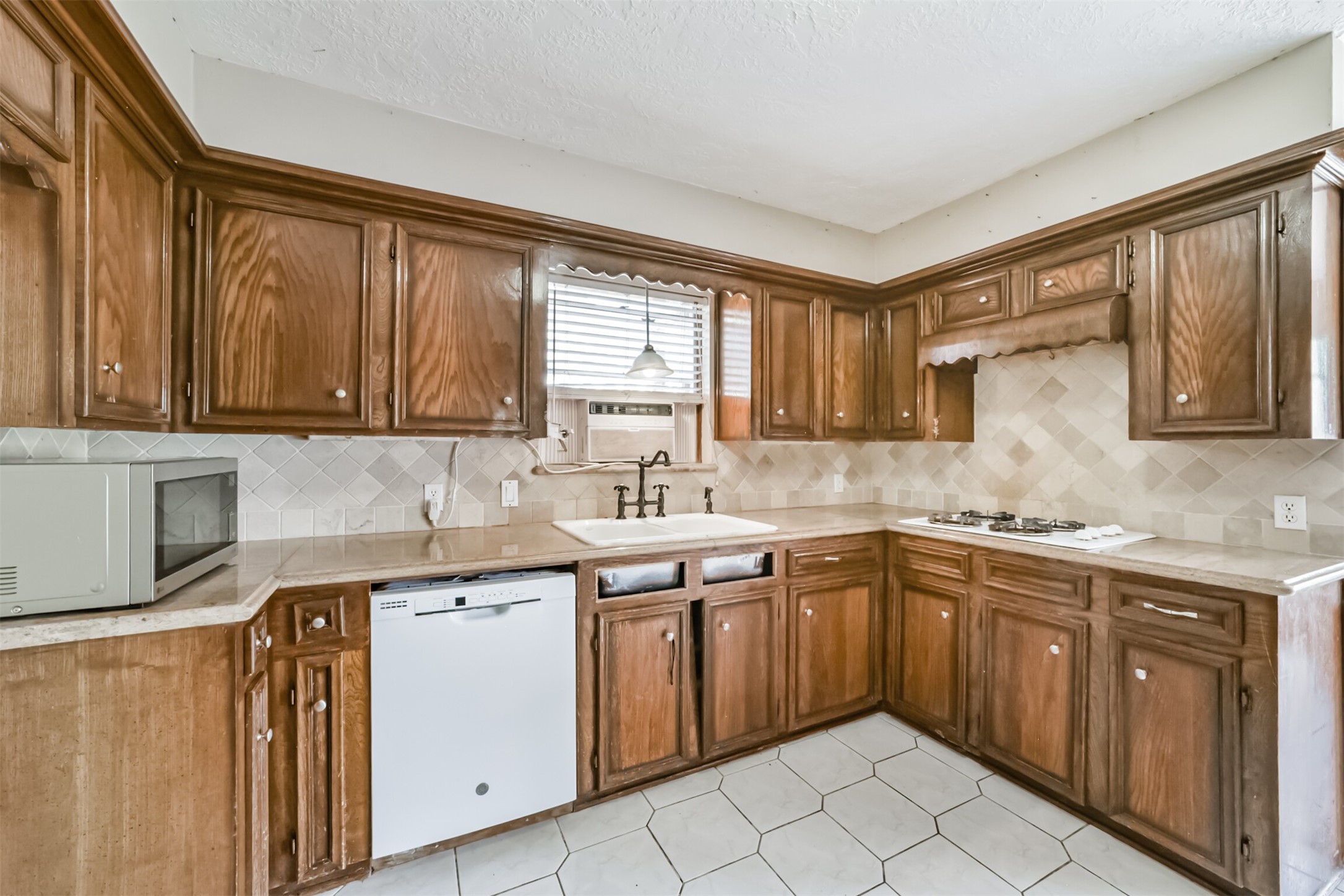 16511 Clearcrest Drive Property Photo 16