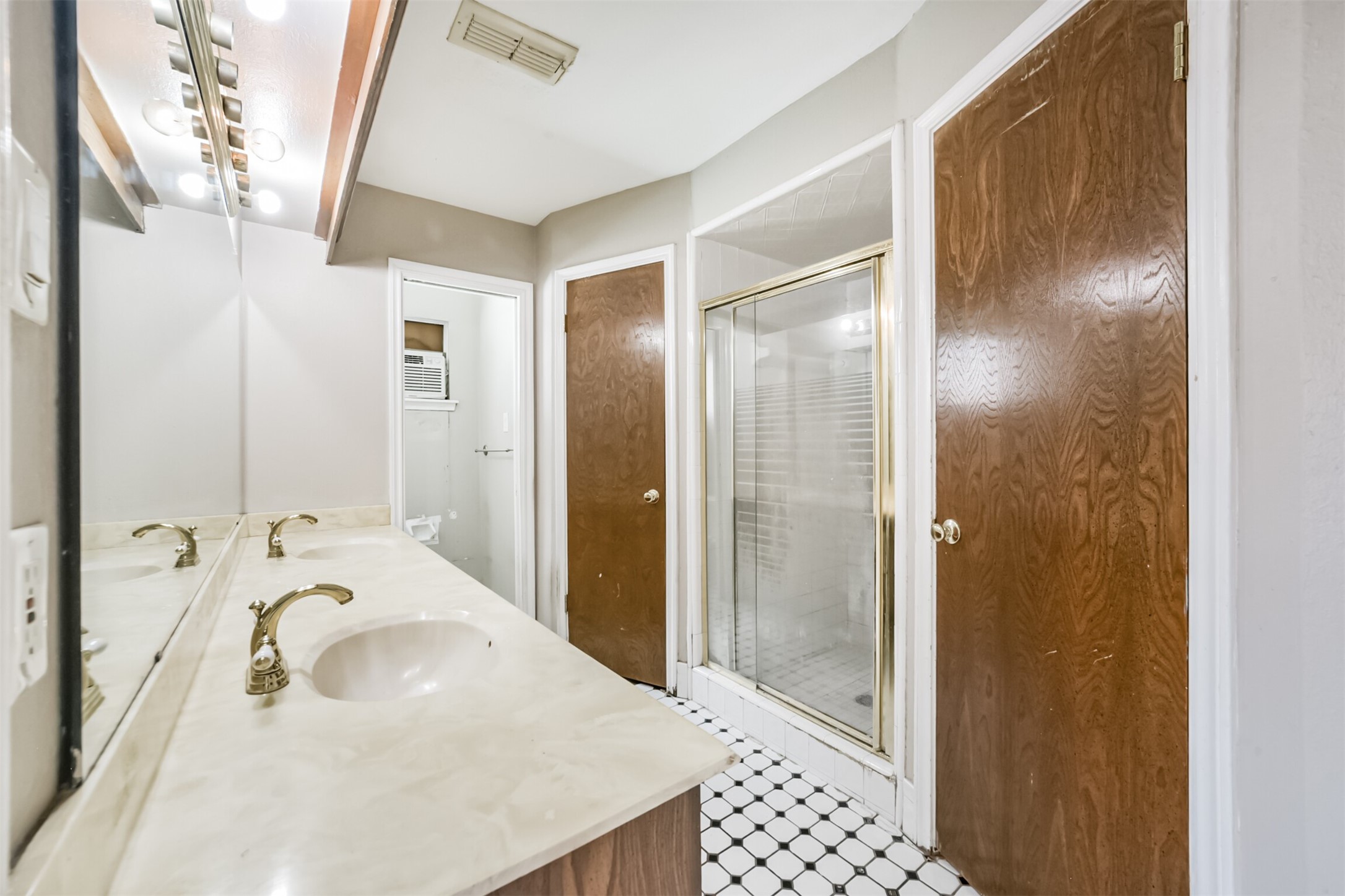 16511 Clearcrest Drive Property Photo 26