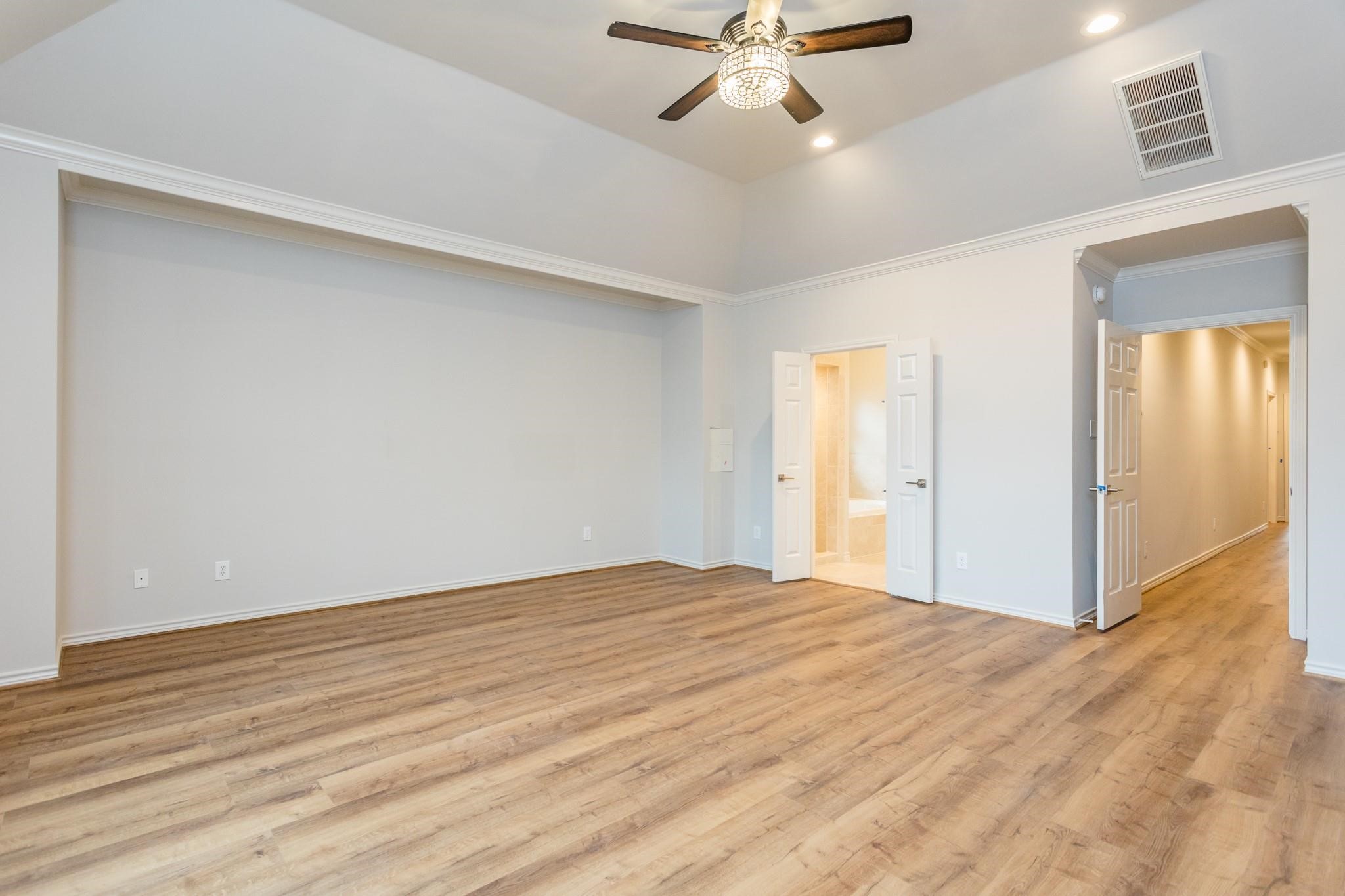 2504 Park Street B Property Photo 21