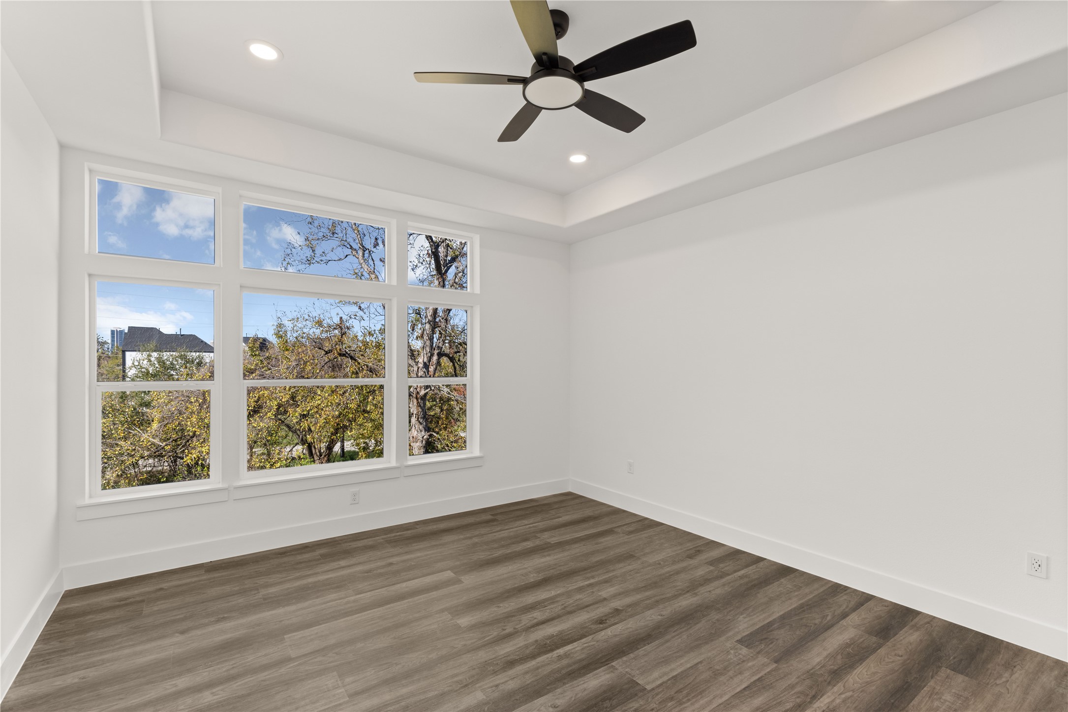 2707 Dennis Street Property Photo 12