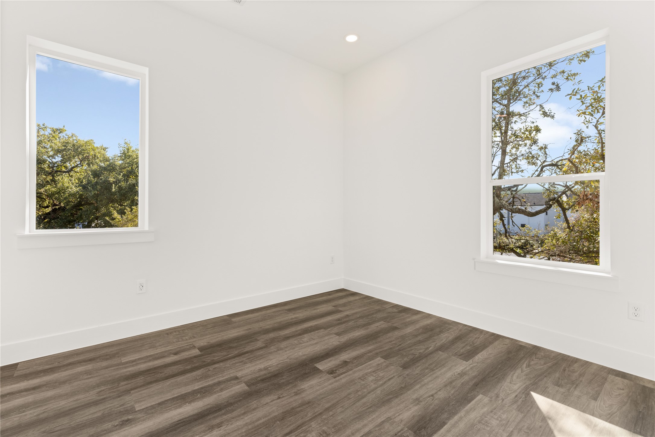 2707 Dennis Street Property Photo 16