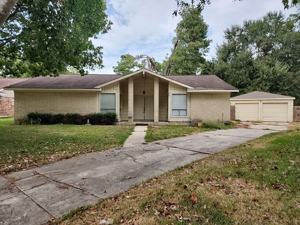 22714 Bayou Elm Drive Property Photo 1