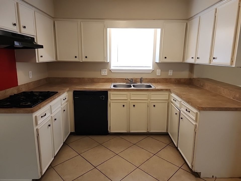 22714 Bayou Elm Drive Property Photo 6