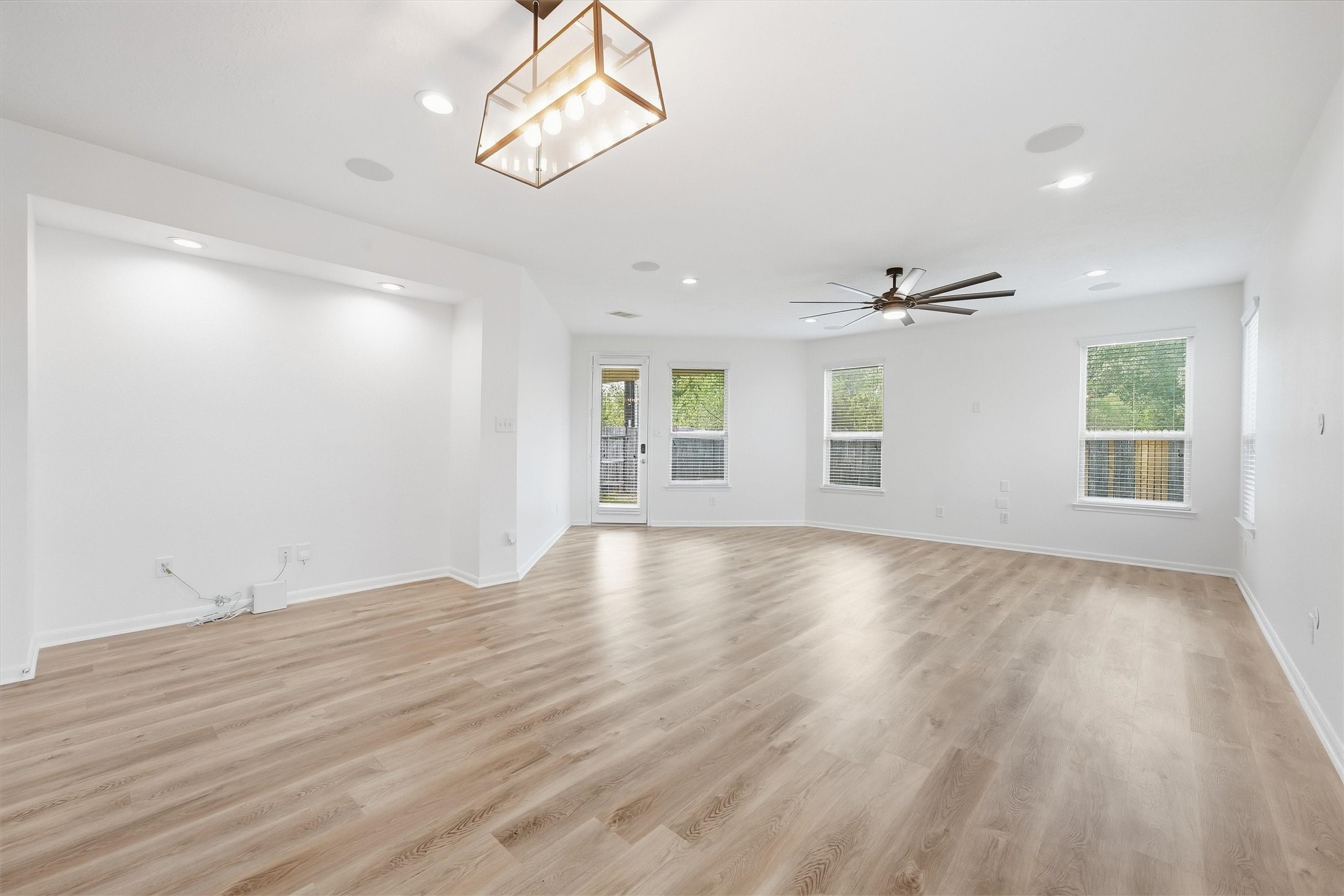 4527 Ashberry Pine Lane Property Photo 7