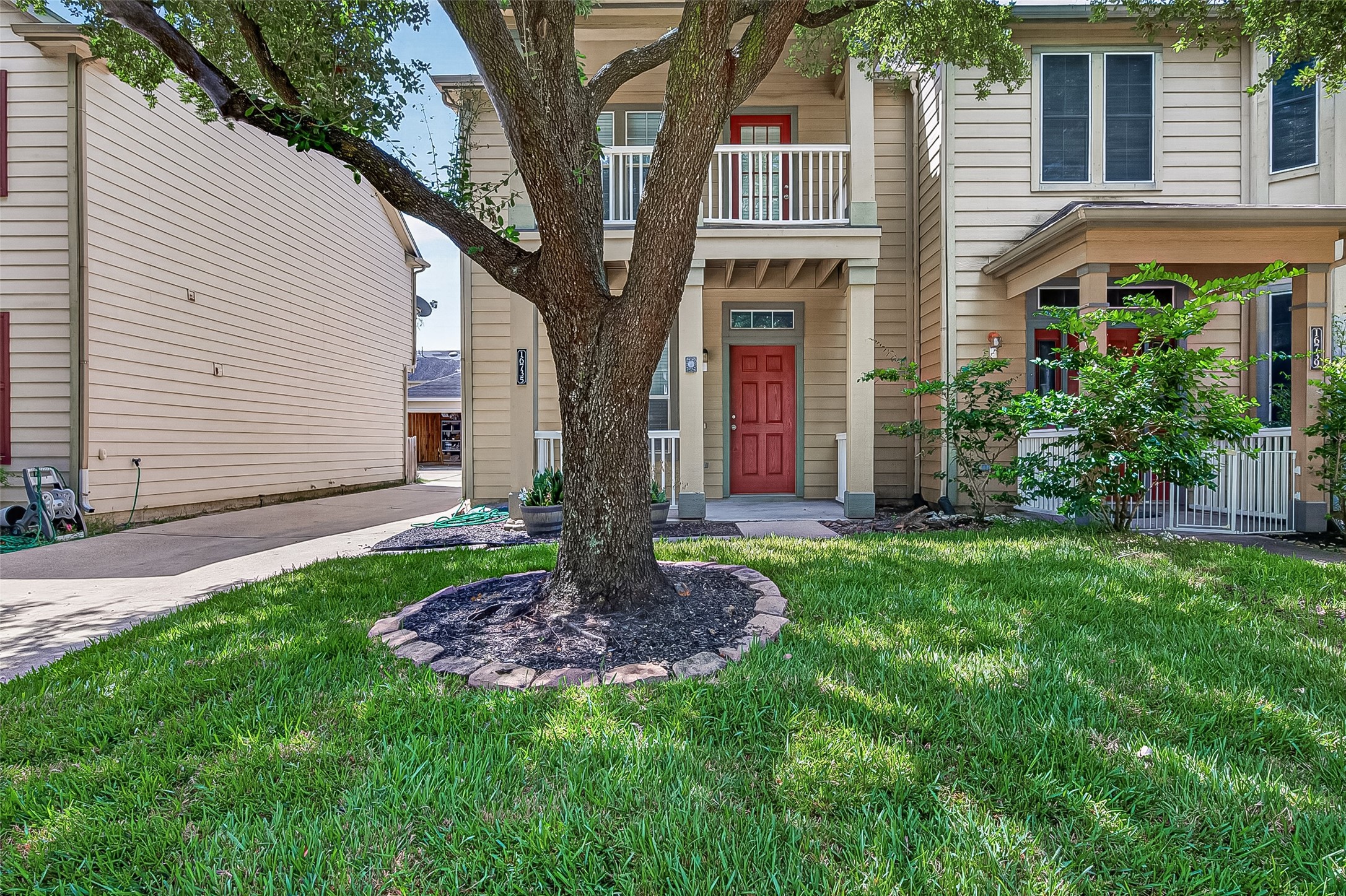 16735 Pine Castle Drive Property Photo 2